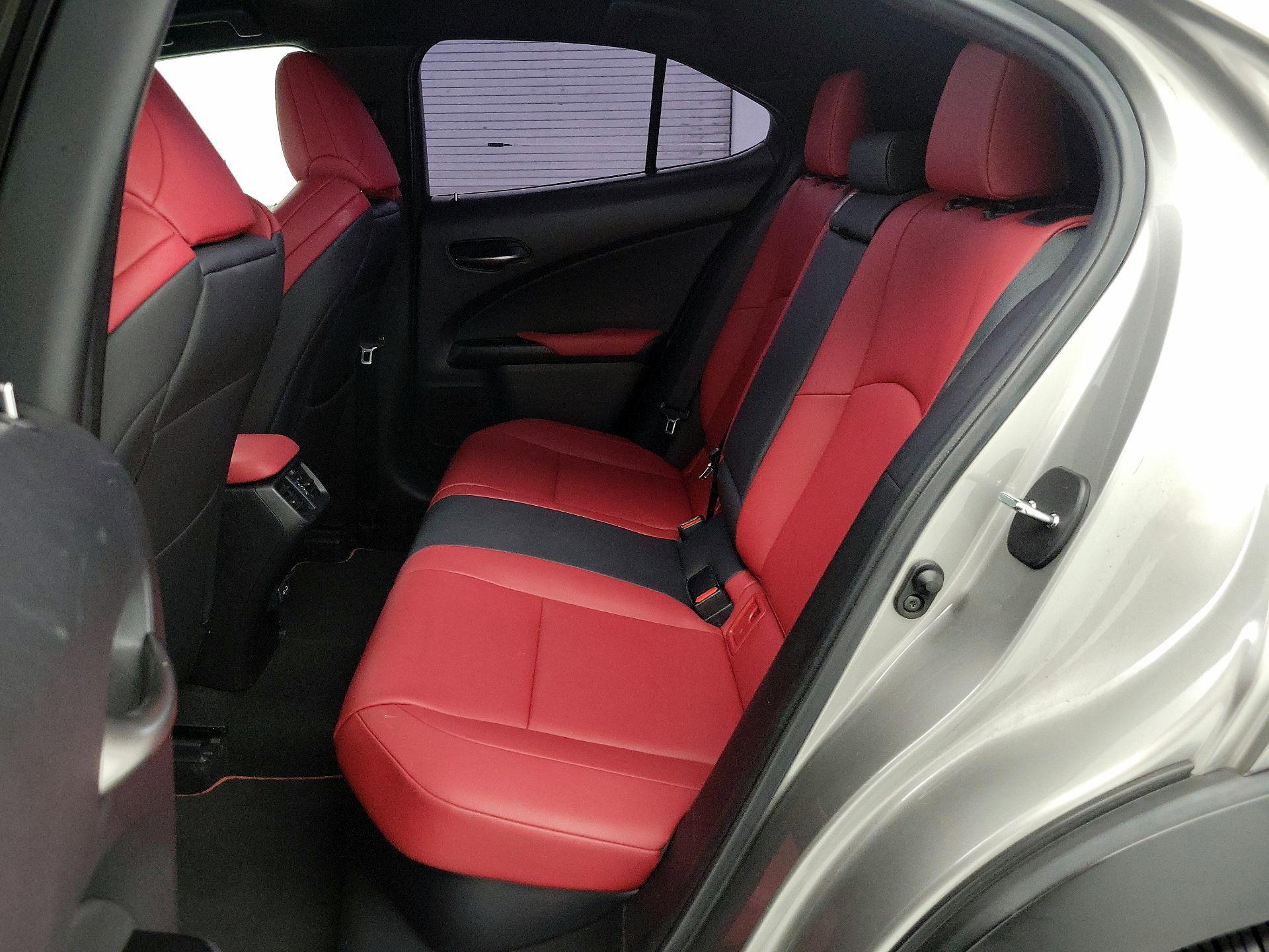 Thumbnail: 2021 Lexus UX - 18