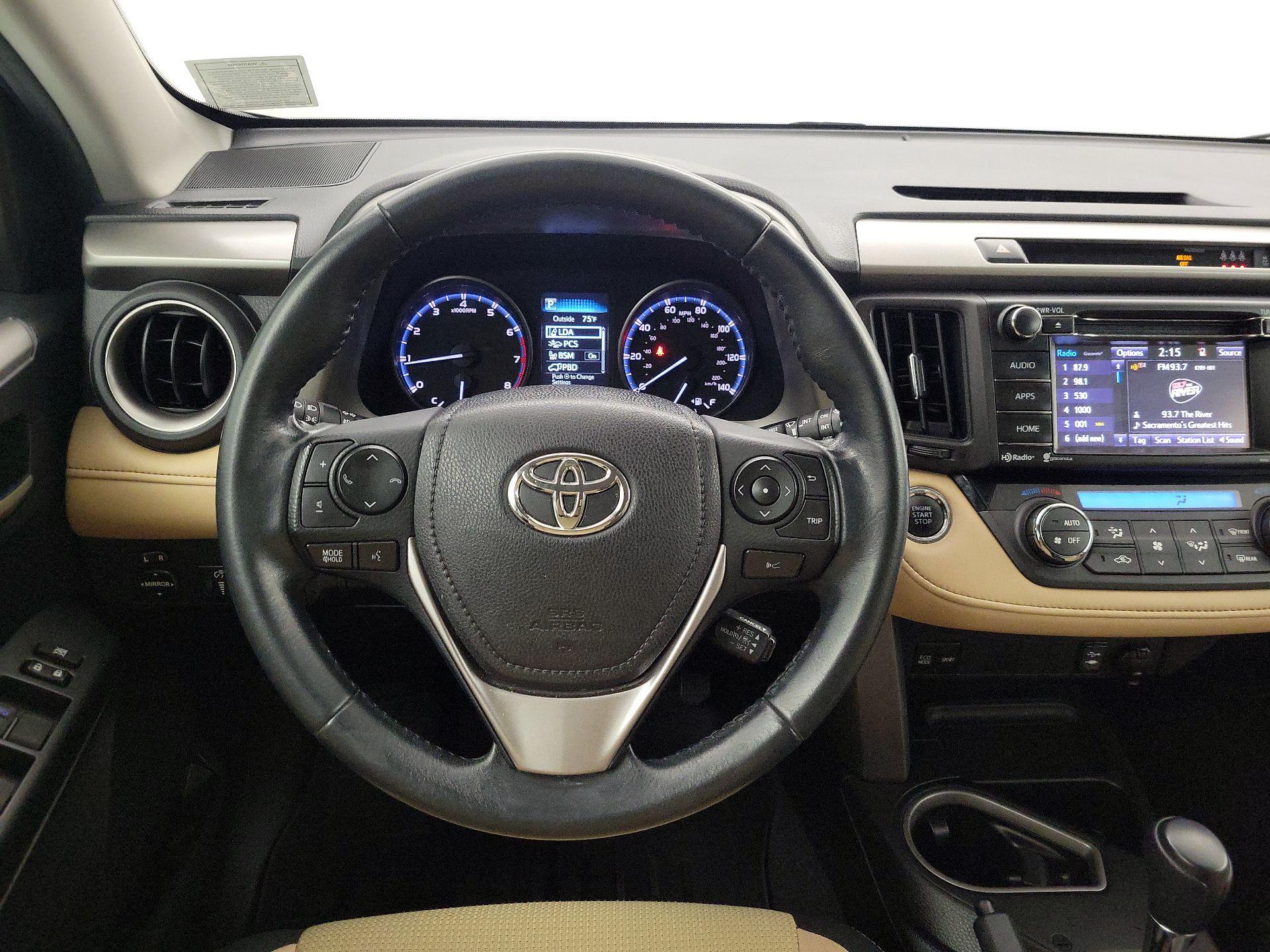 Thumbnail: 2018 Toyota RAV4 - 10