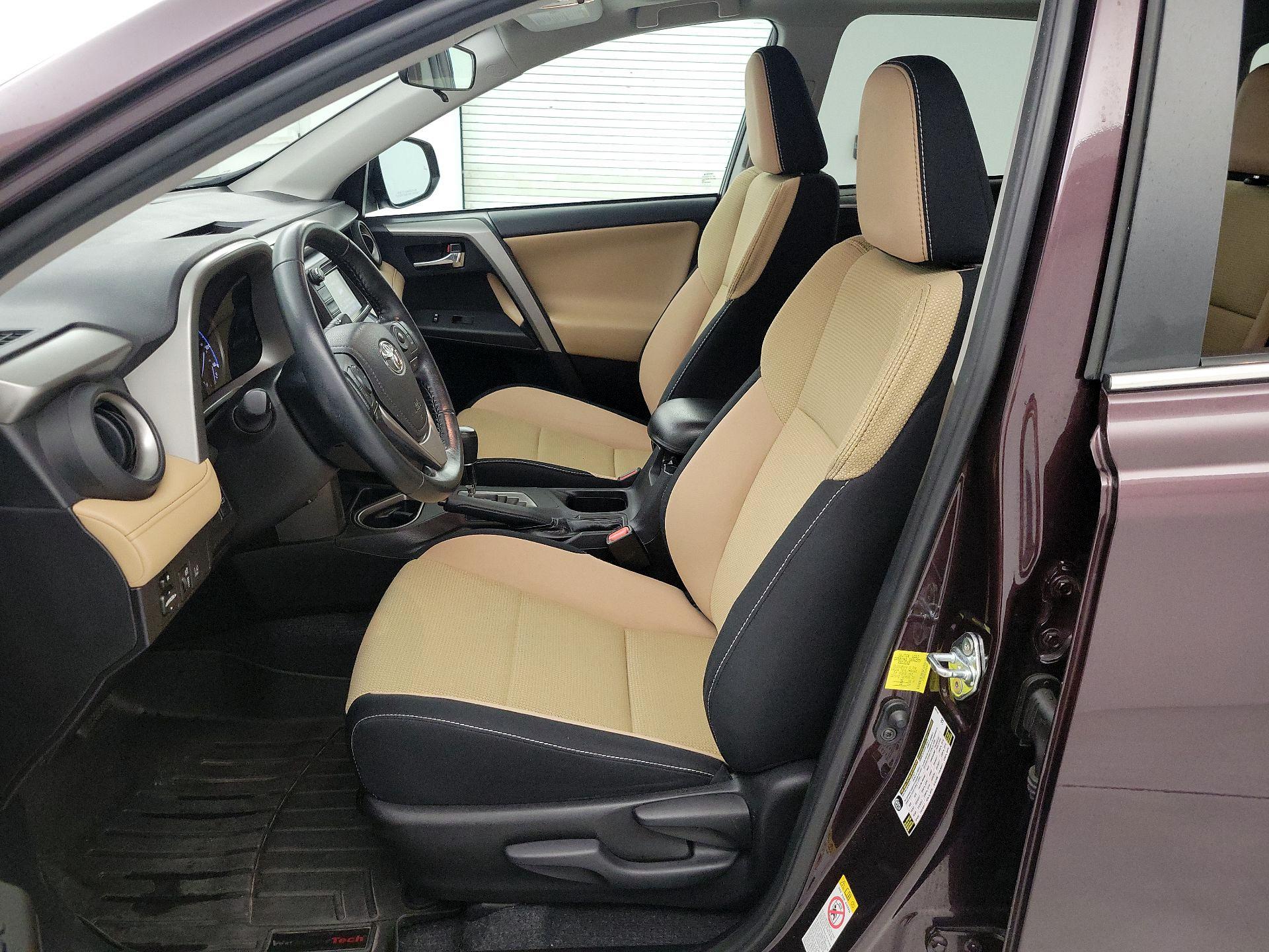 Thumbnail: 2018 Toyota RAV4 - 11