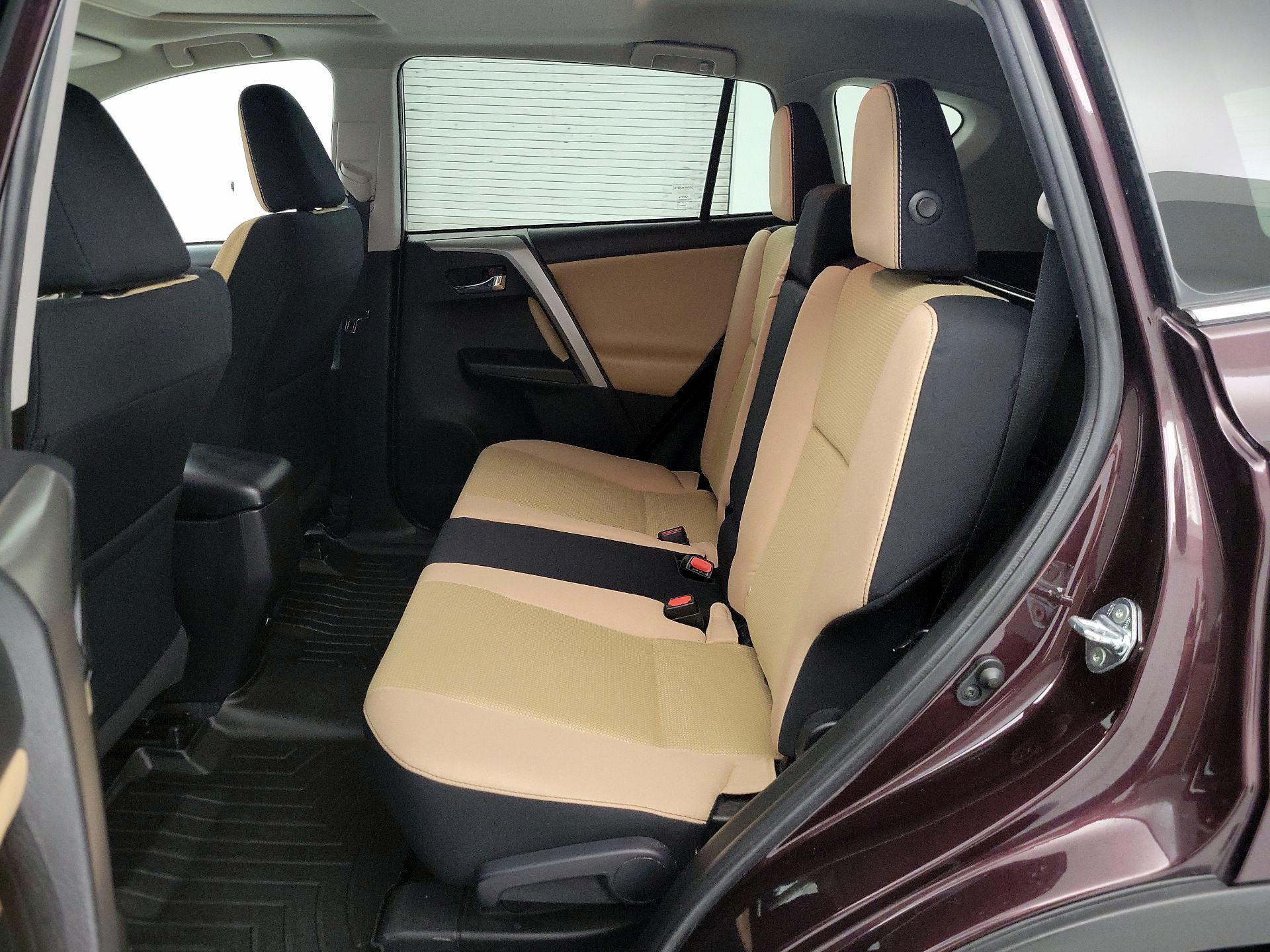 Thumbnail: 2018 Toyota RAV4 - 18