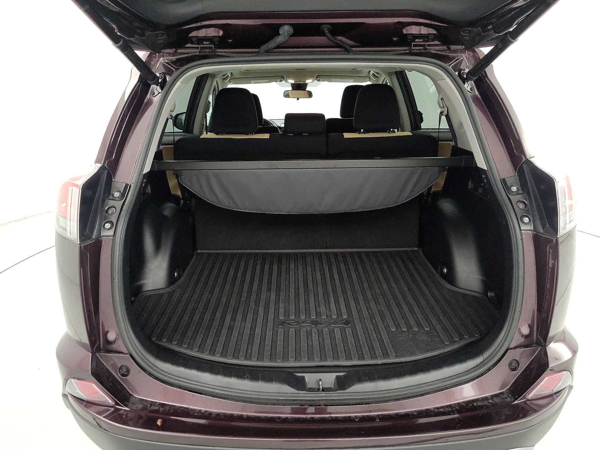 Thumbnail: 2018 Toyota RAV4 - 19