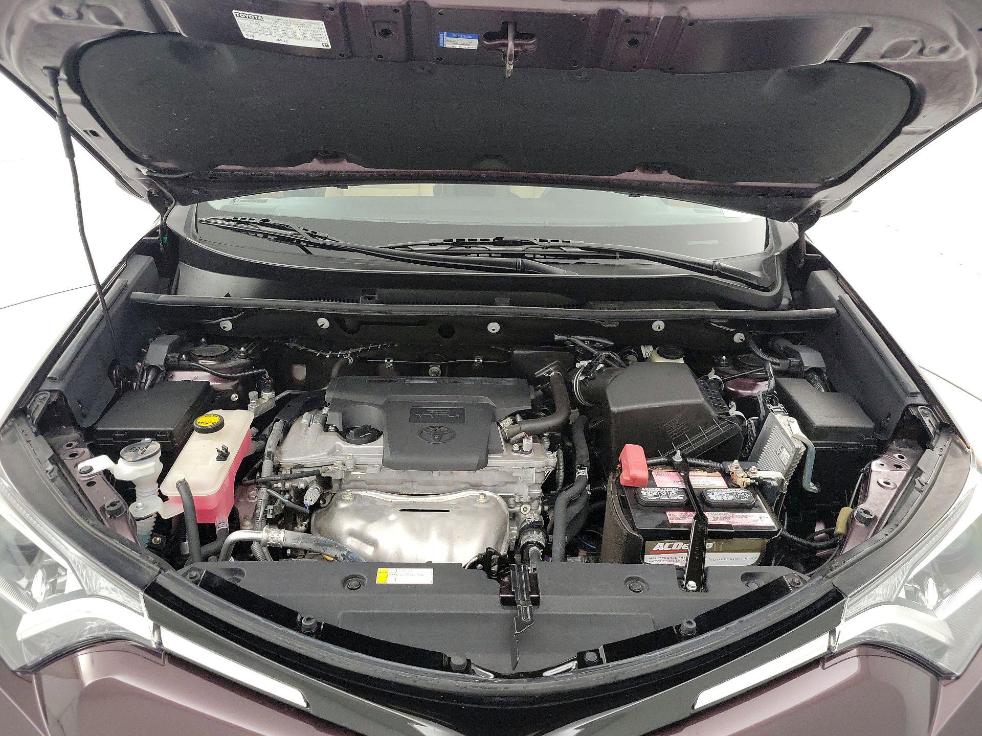 Thumbnail: 2018 Toyota RAV4 - 20