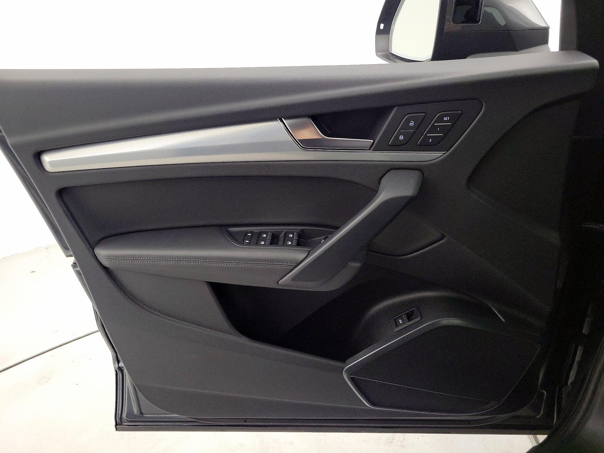 Thumbnail: 2020 Audi Q5 - 12