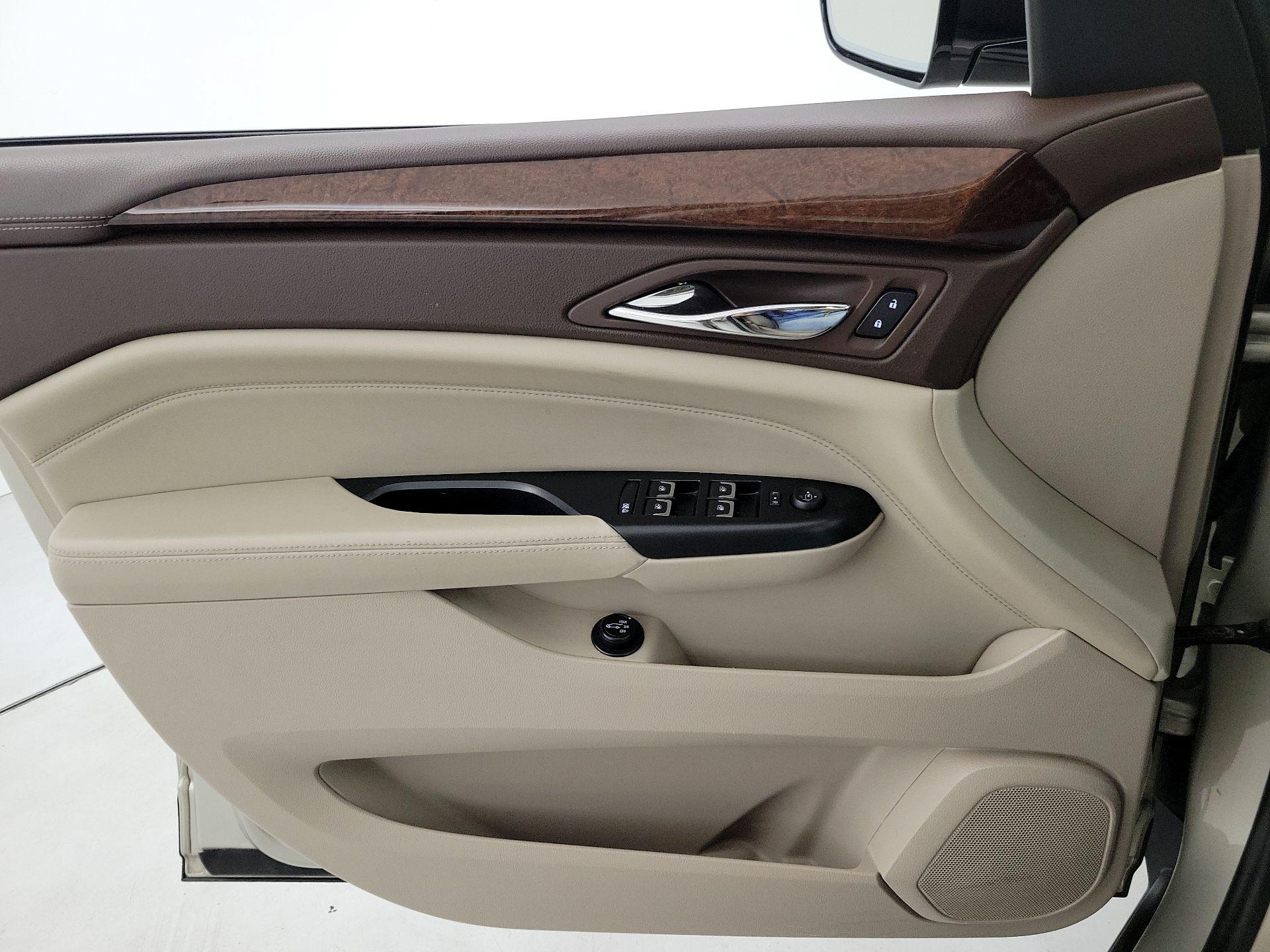 Thumbnail: 2016 Cadillac SRX - 12