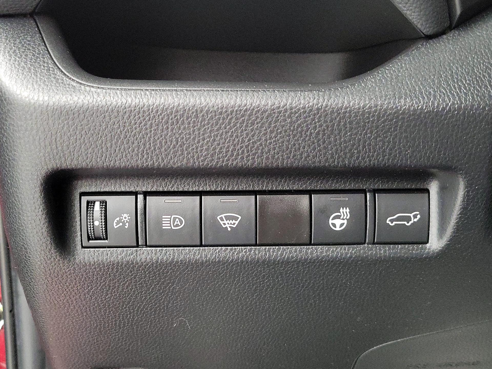 Thumbnail: 2022 Toyota RAV4 - 13