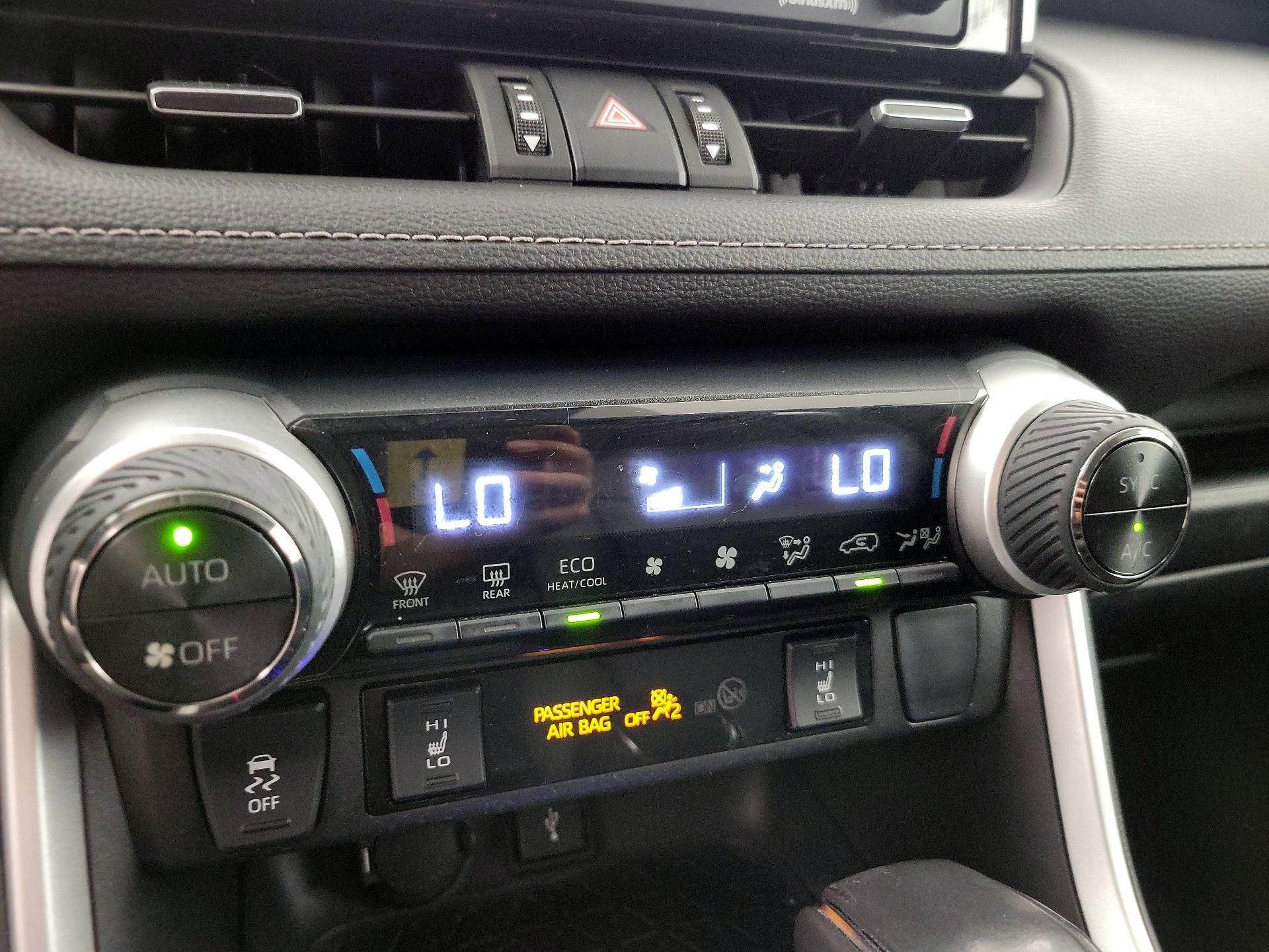 Thumbnail: 2022 Toyota RAV4 - 16