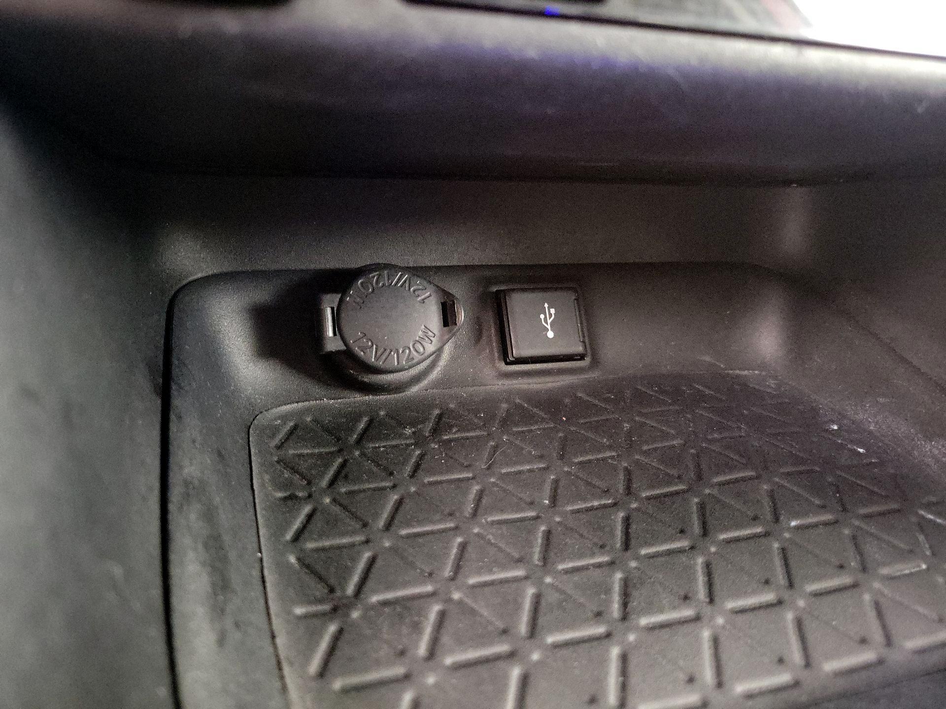 Thumbnail: 2022 Toyota RAV4 - 18