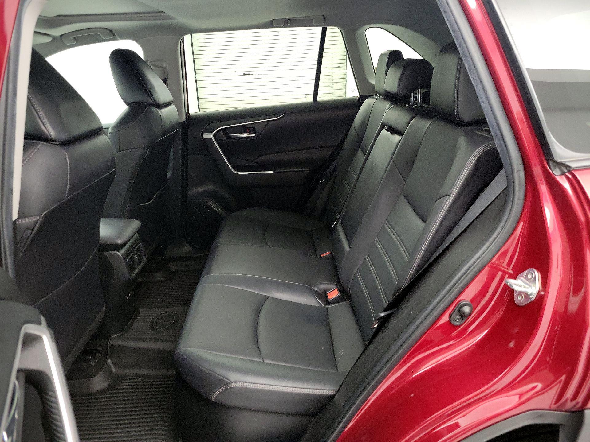 Thumbnail: 2022 Toyota RAV4 - 19