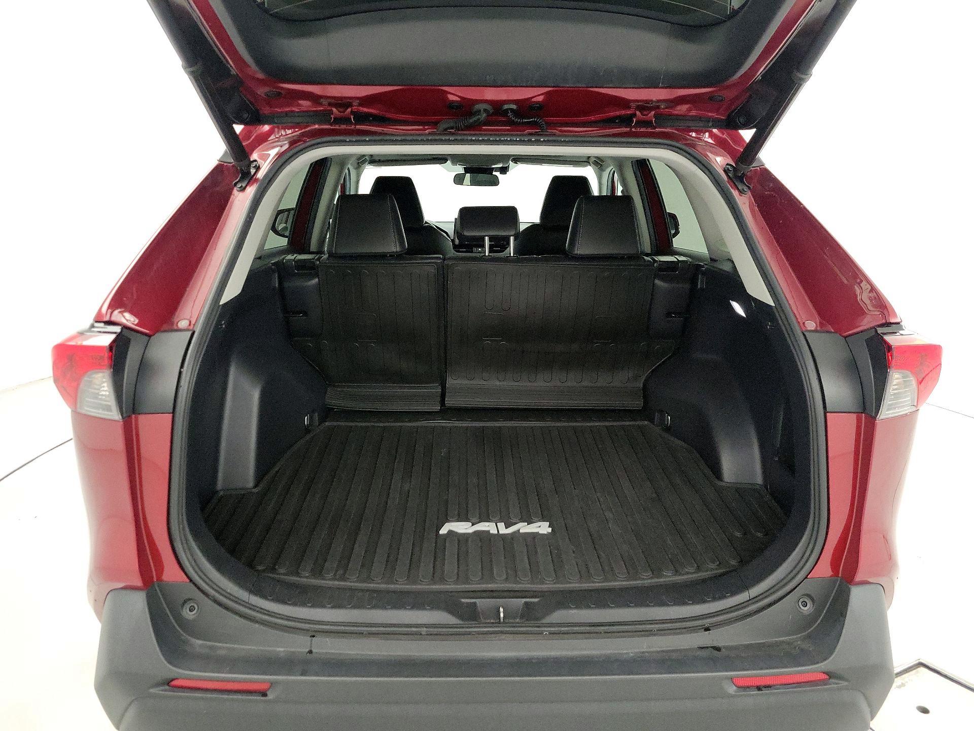 Thumbnail: 2022 Toyota RAV4 - 20