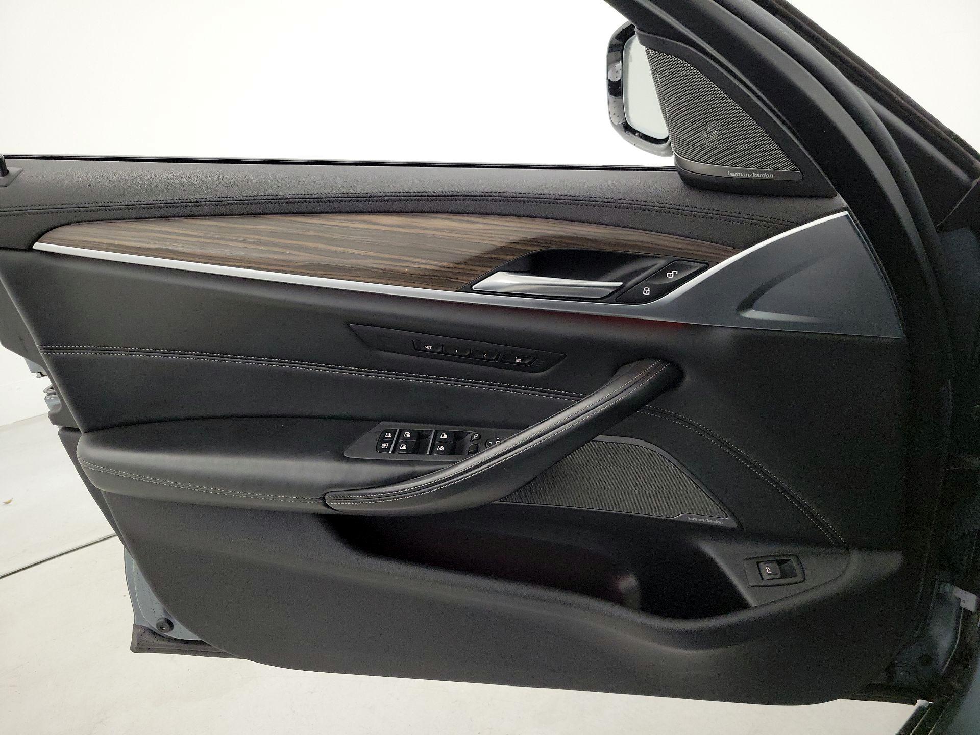 Thumbnail: 2018 BMW 5 Series - 12