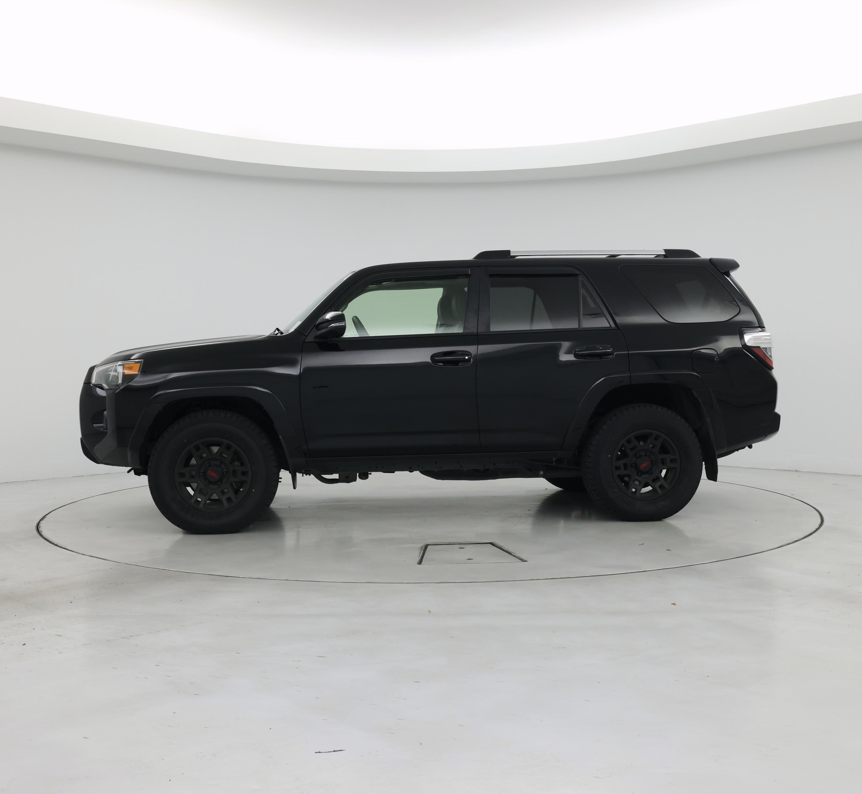 Thumbnail: 2020 Toyota 4Runner - 3