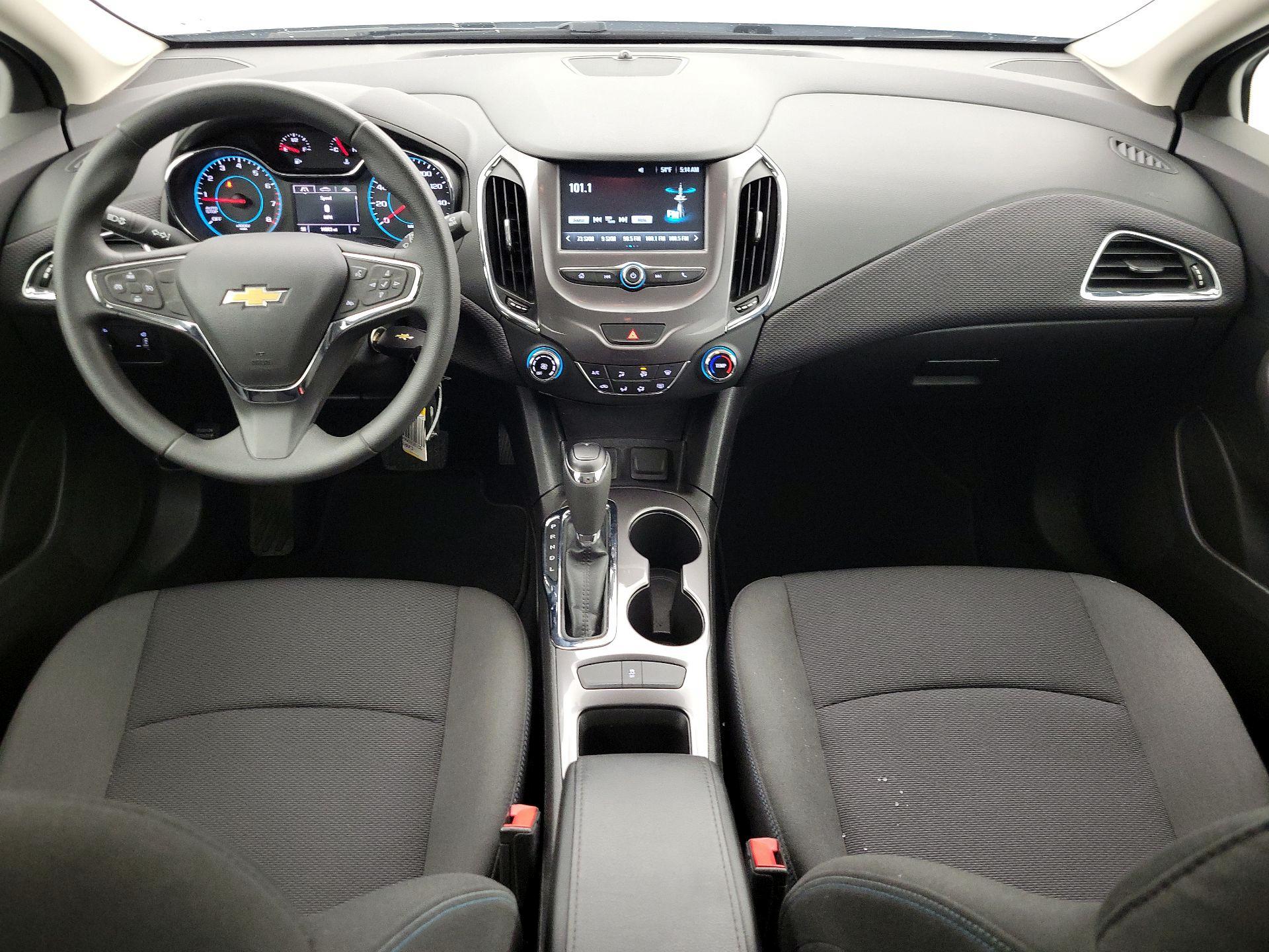 Thumbnail: 2017 Chevrolet Cruze - 9