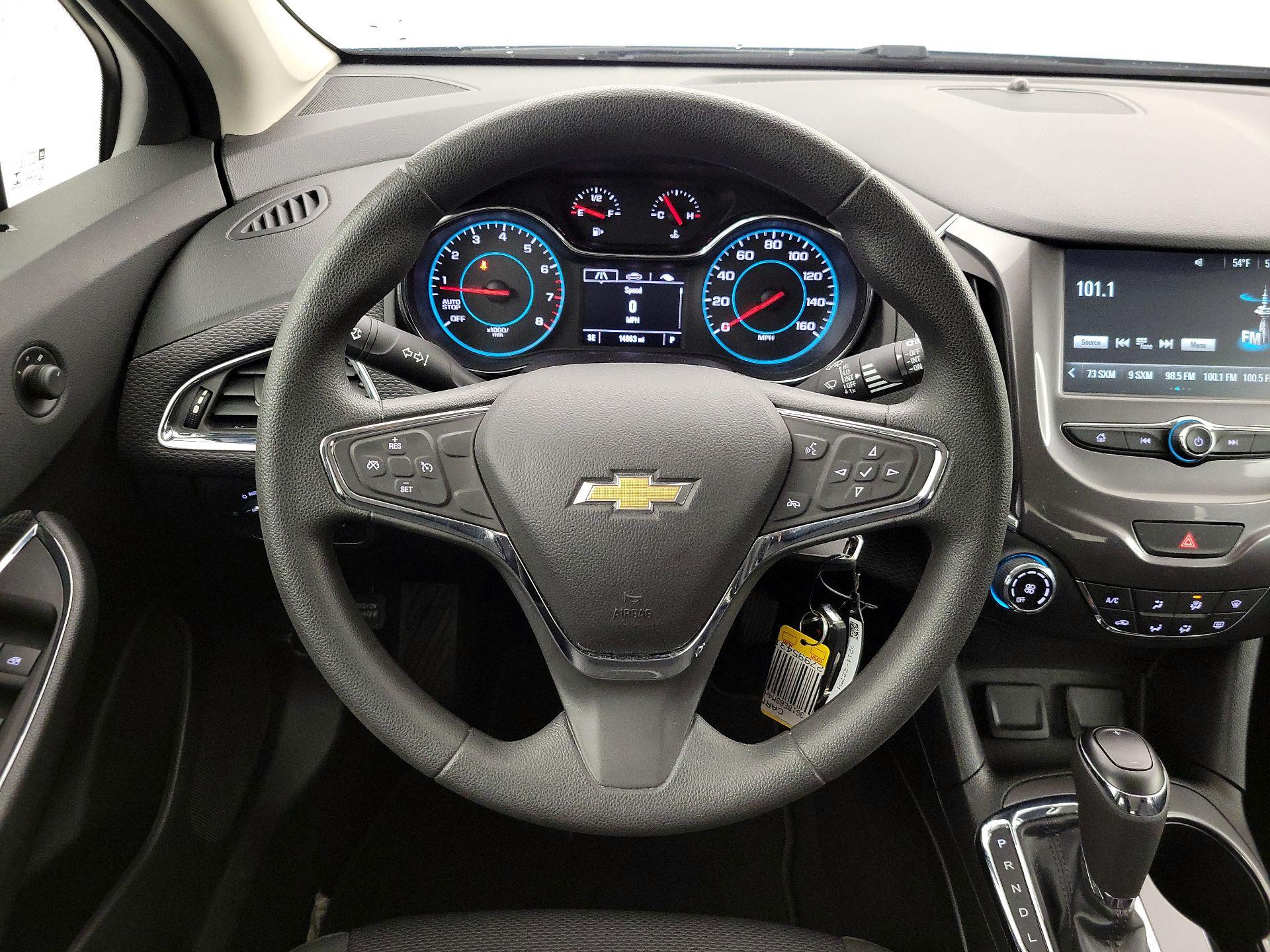 Thumbnail: 2017 Chevrolet Cruze - 10