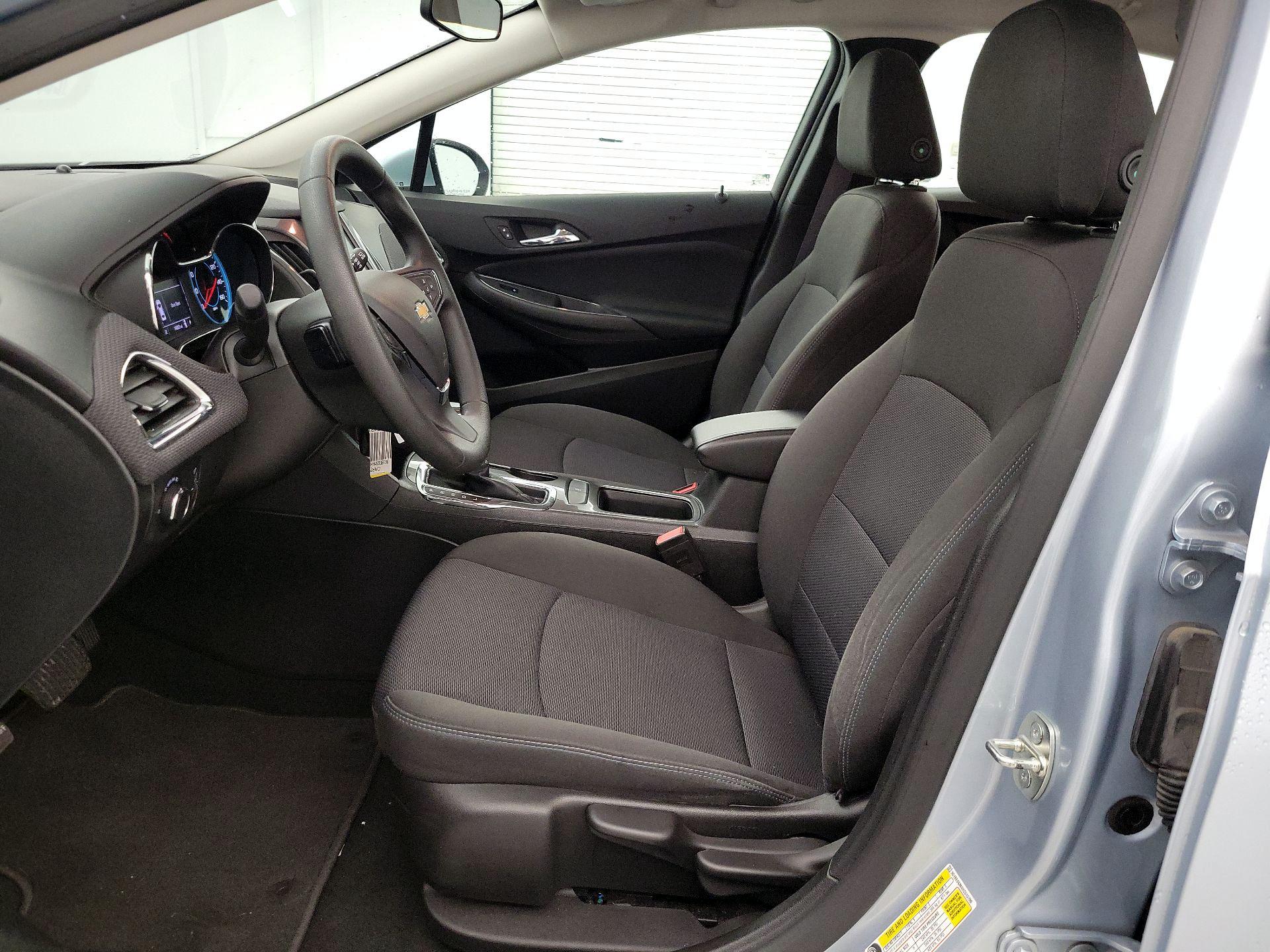 Thumbnail: 2017 Chevrolet Cruze - 11