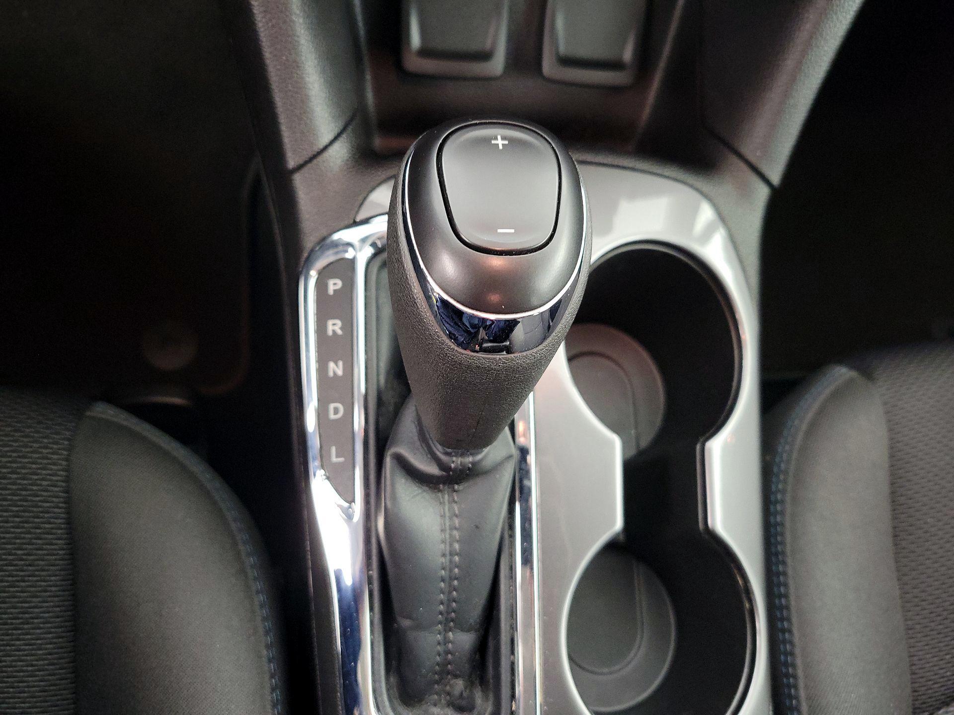 Thumbnail: 2017 Chevrolet Cruze - 16