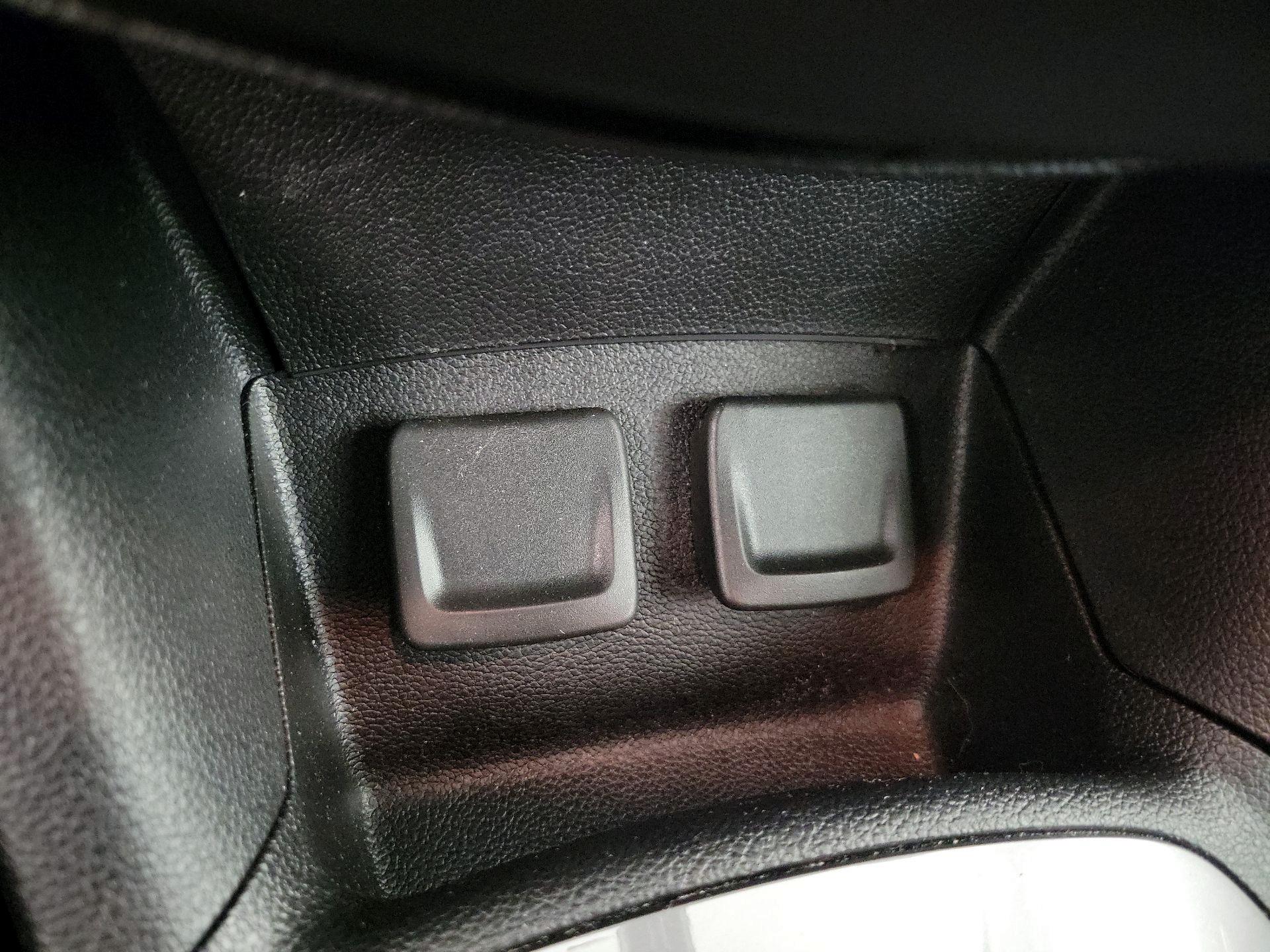 Thumbnail: 2017 Chevrolet Cruze - 17