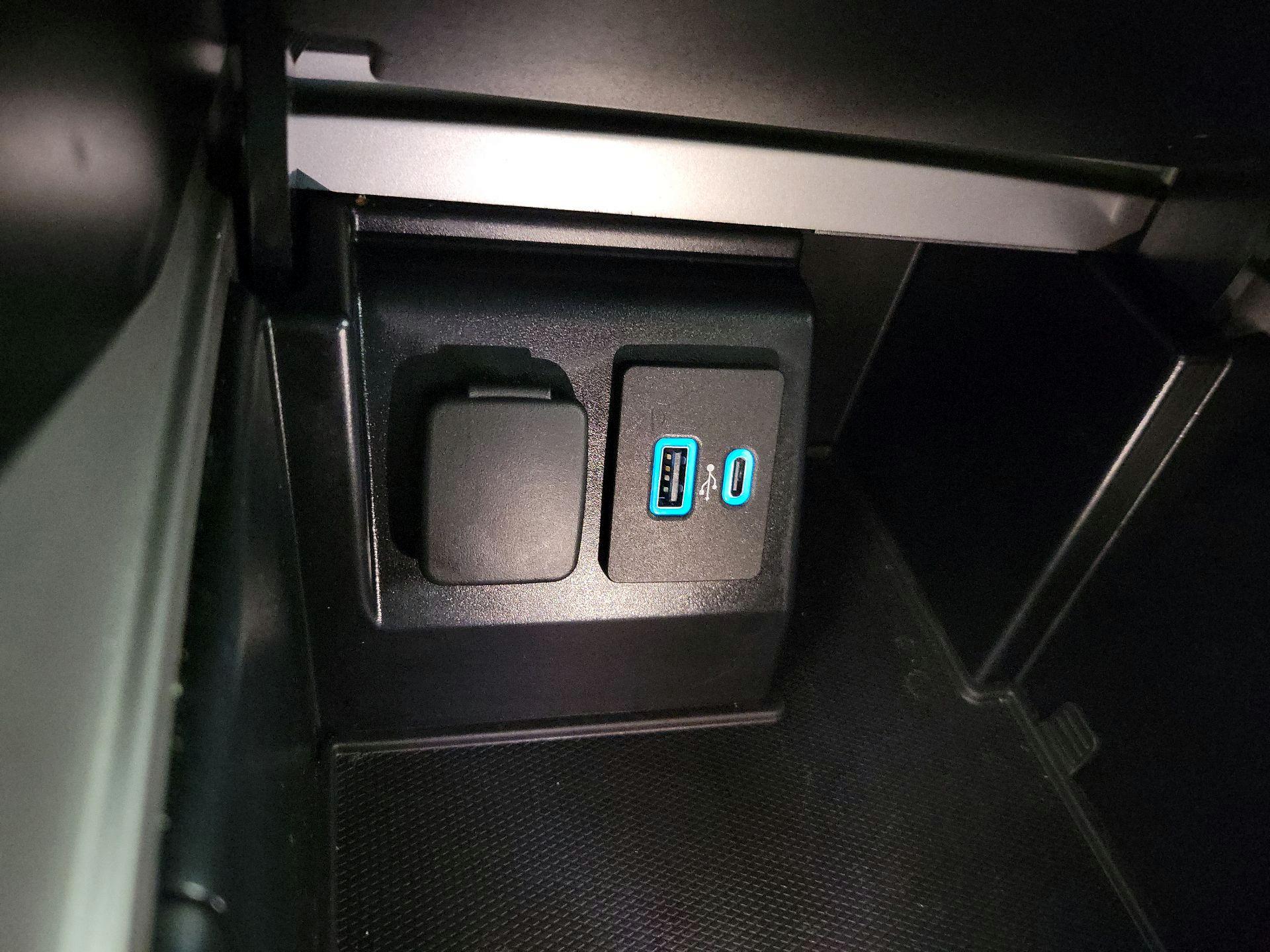 Thumbnail: 2020 Ford Explorer - 17