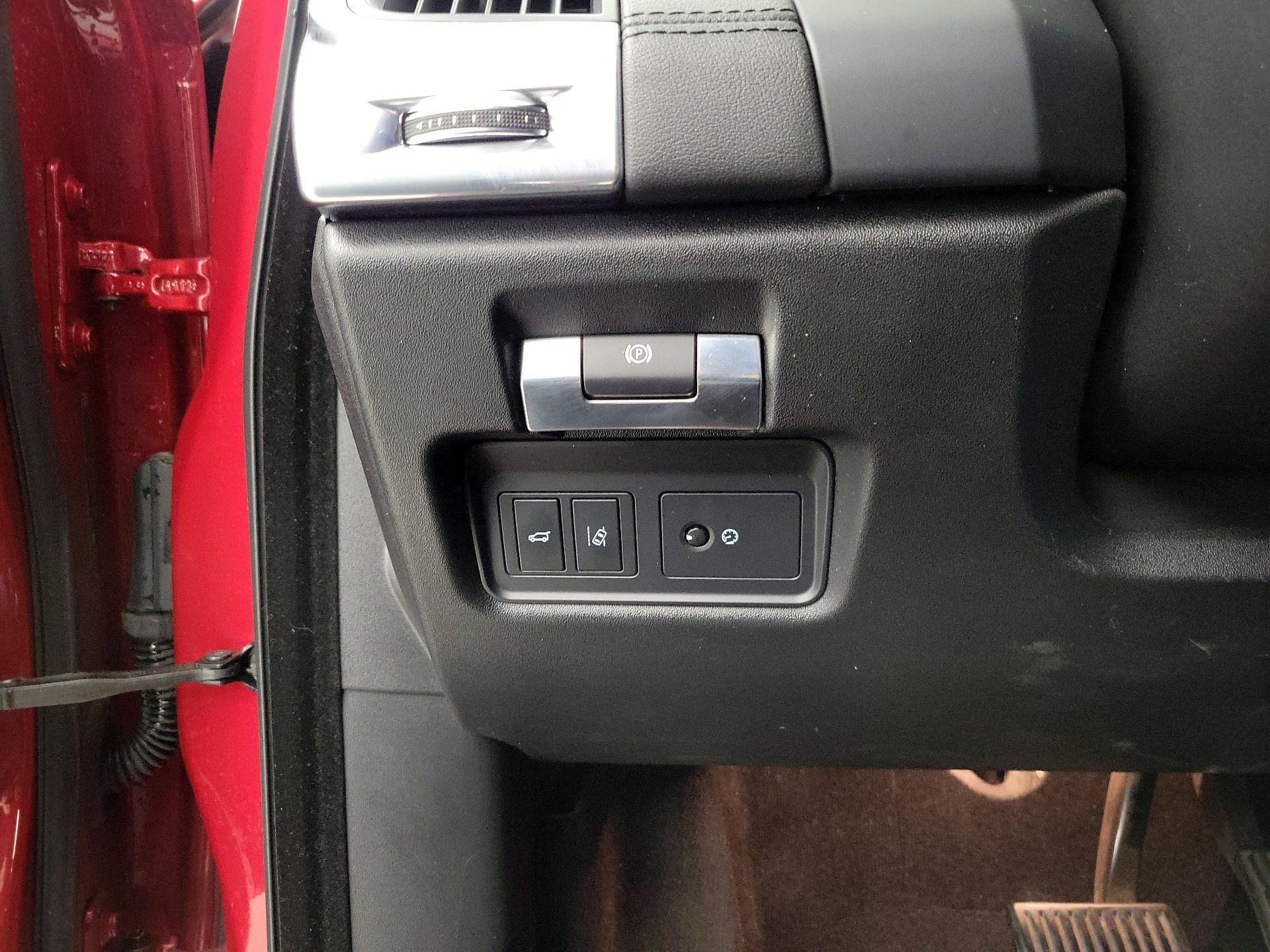 Thumbnail: 2018 Jaguar E-Pace - 13