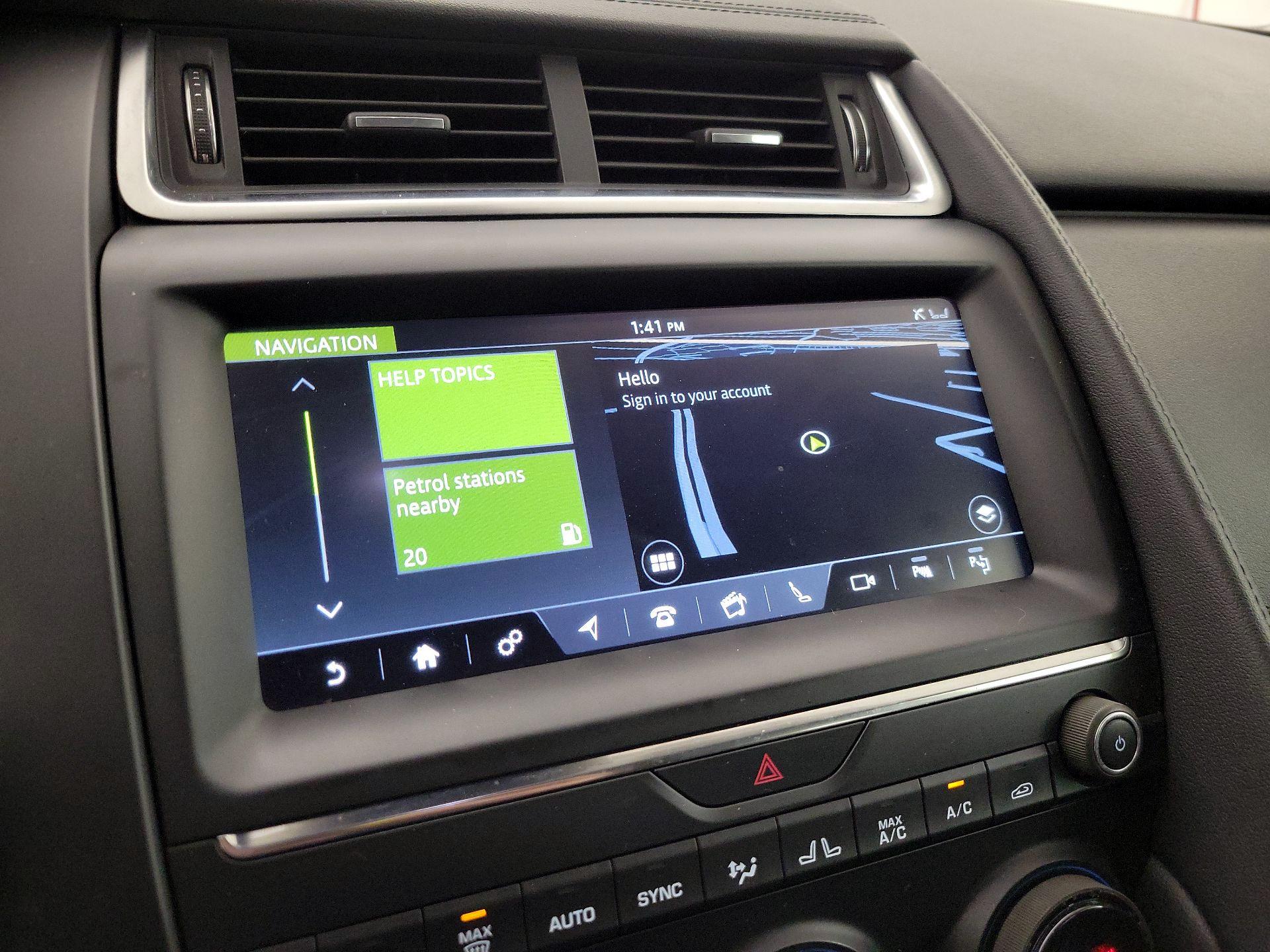 Thumbnail: 2018 Jaguar E-Pace - 14