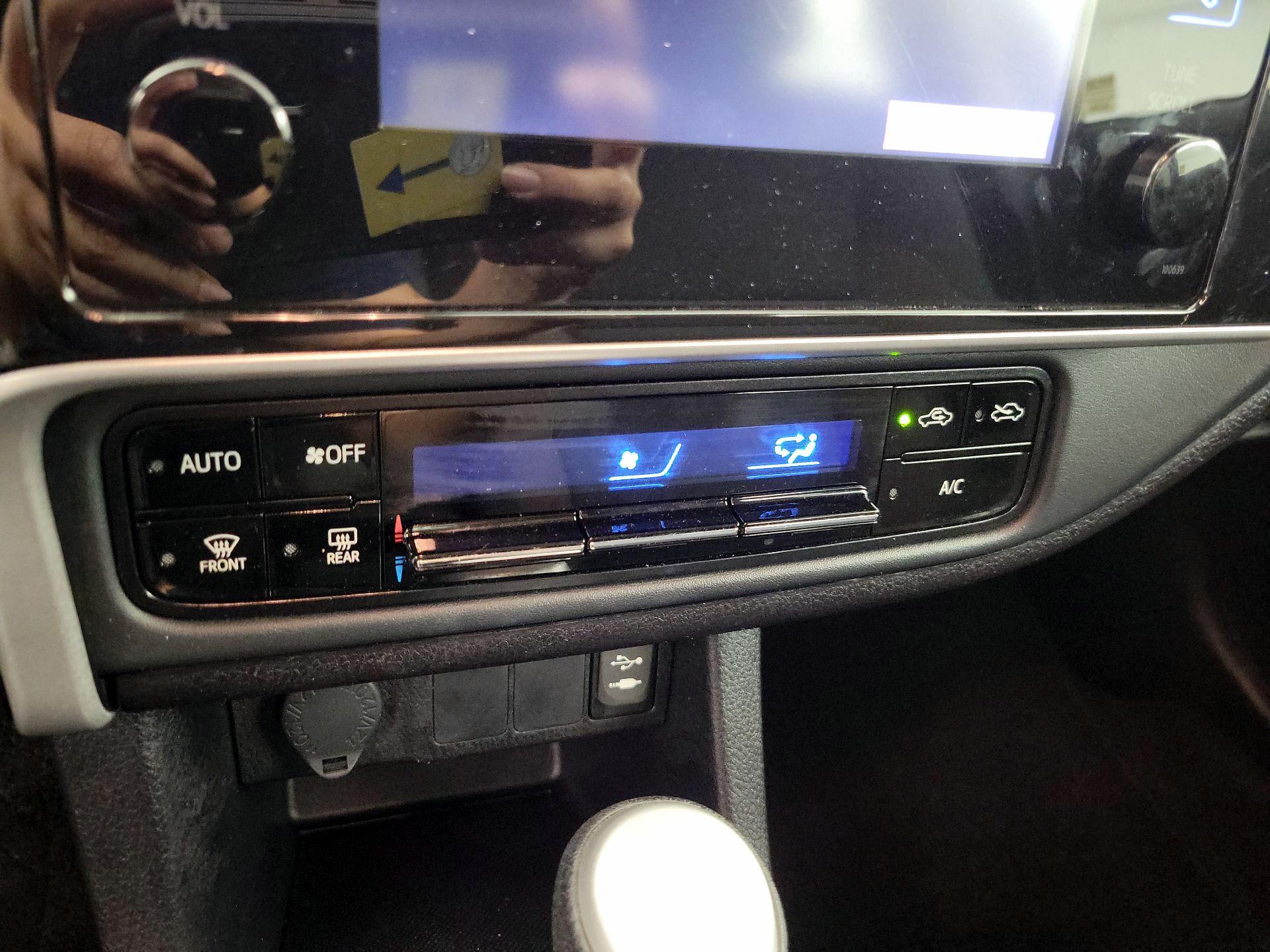 Thumbnail: 2019 Toyota Corolla - 15