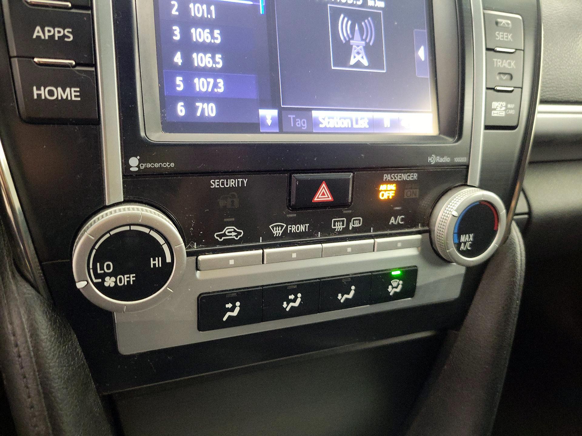 Thumbnail: 2014 Toyota Camry - 16