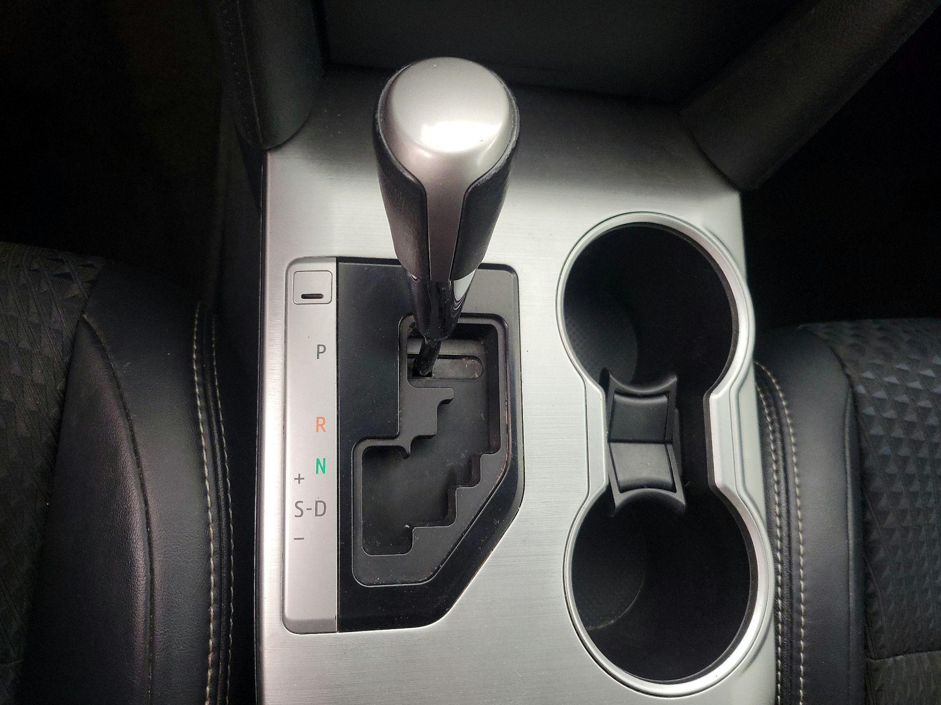 Thumbnail: 2014 Toyota Camry - 17