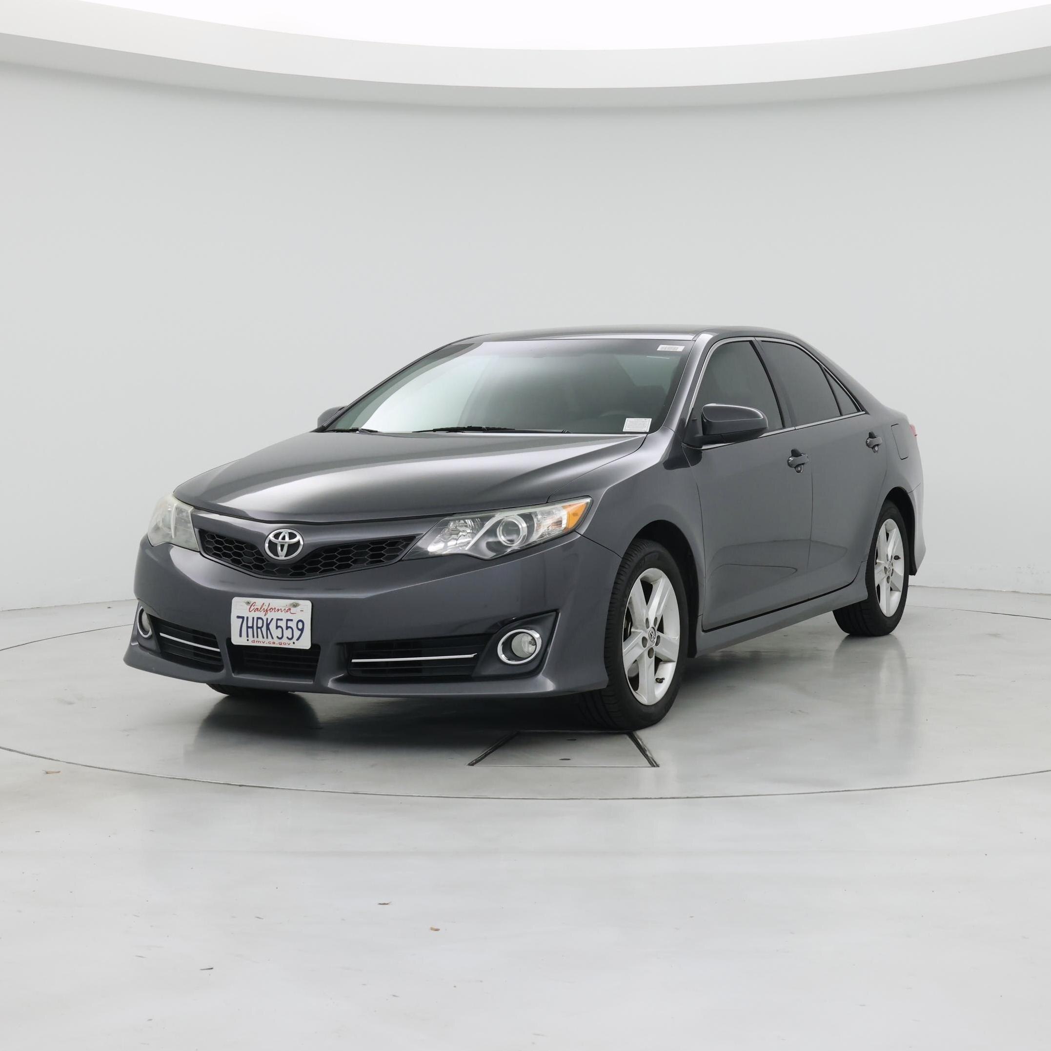 Thumbnail: 2014 Toyota Camry - 4
