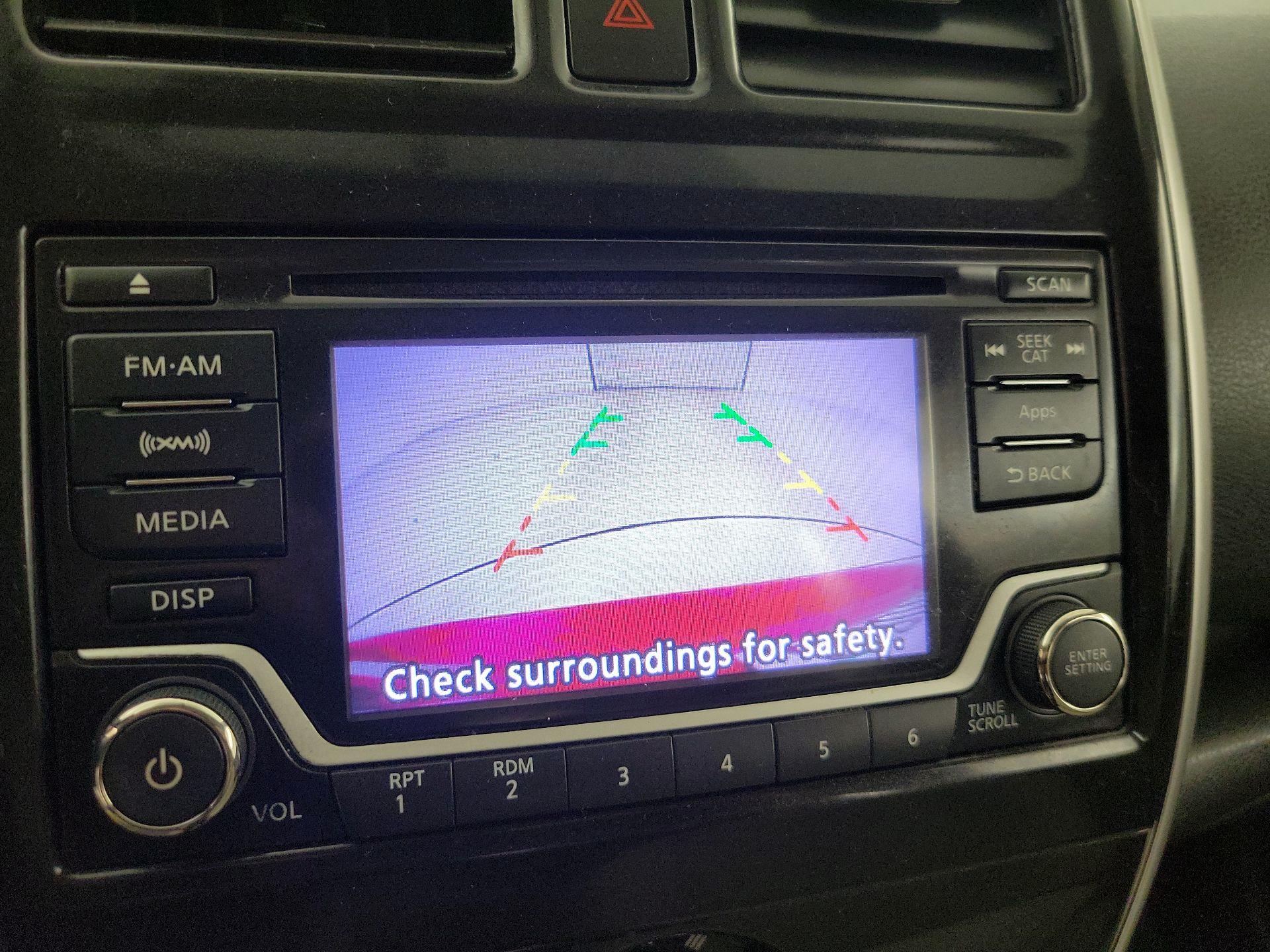 Thumbnail: 2016 Nissan Versa Note - 14