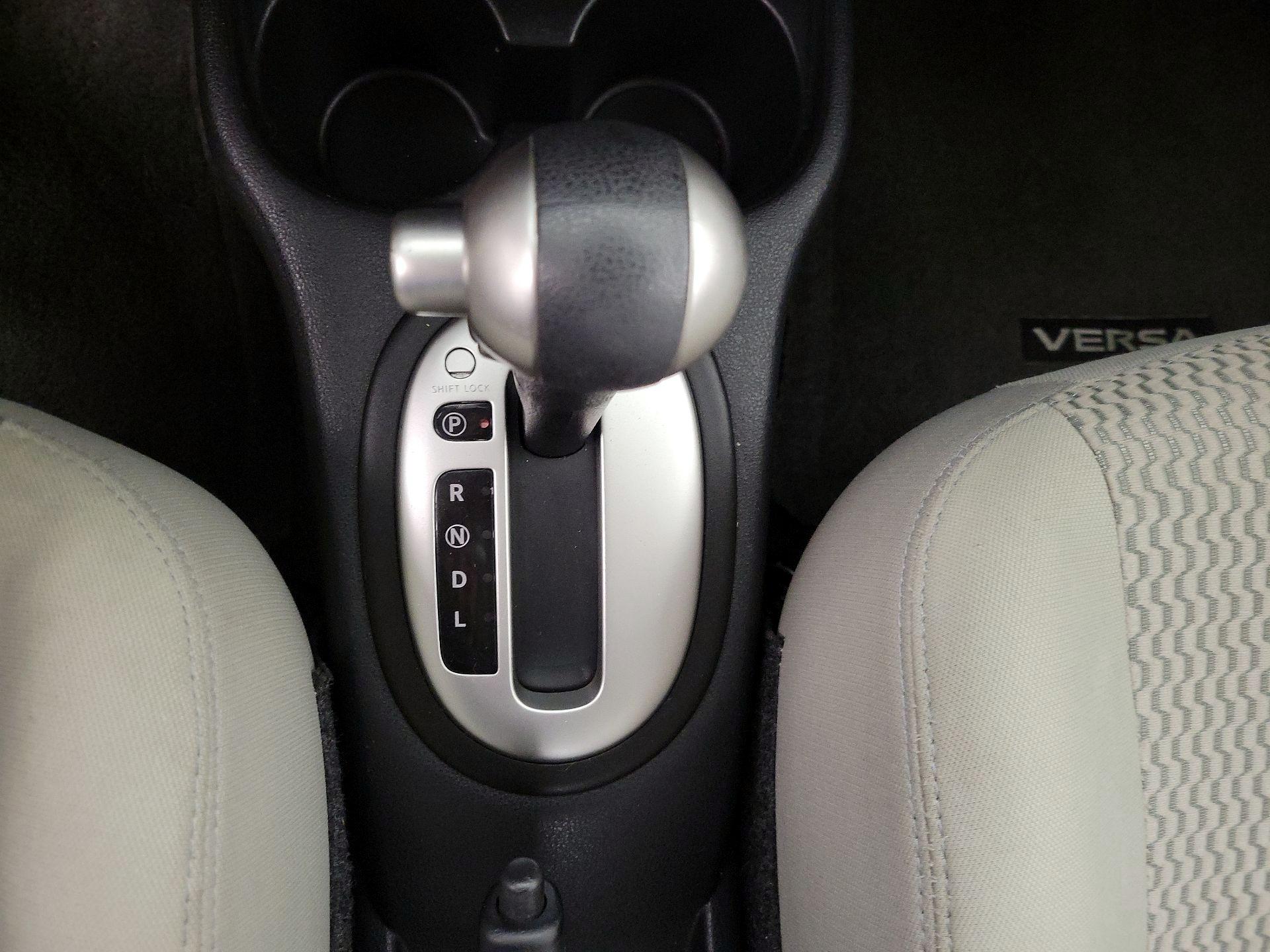 Thumbnail: 2016 Nissan Versa Note - 17