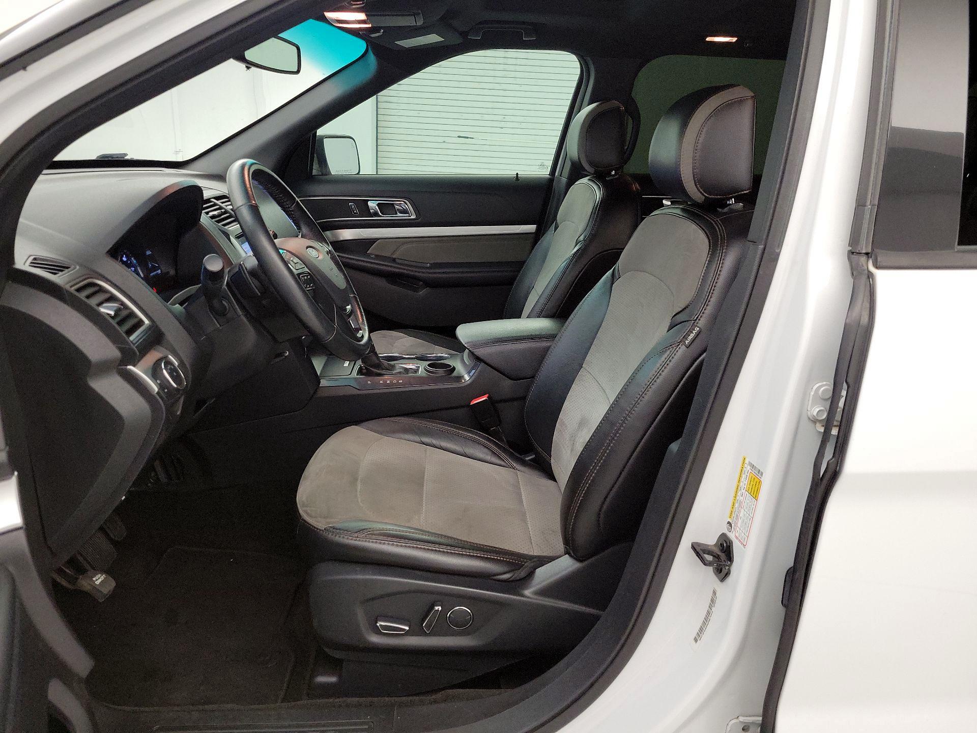 Thumbnail: 2017 Ford Explorer - 11