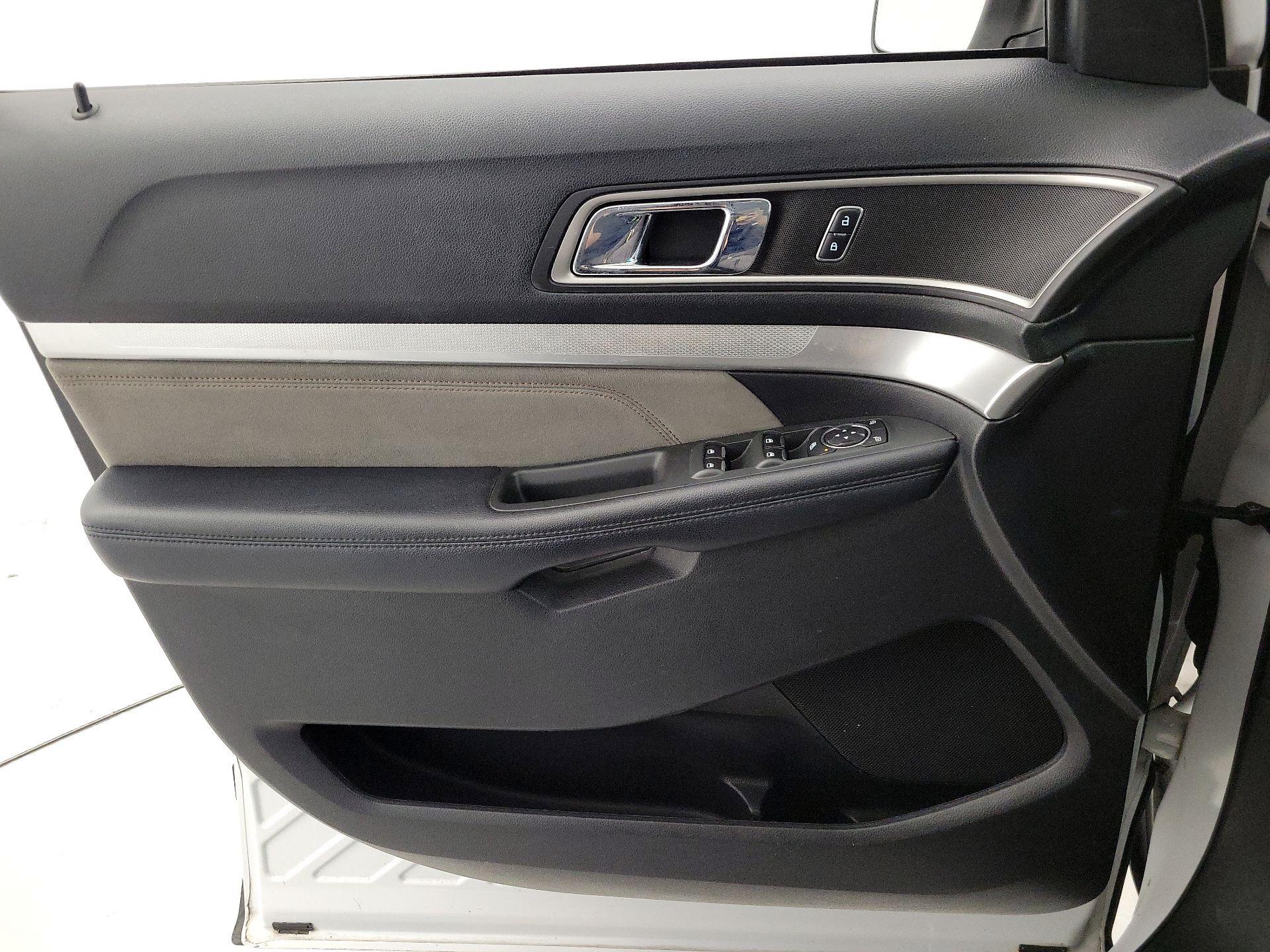 Thumbnail: 2017 Ford Explorer - 12