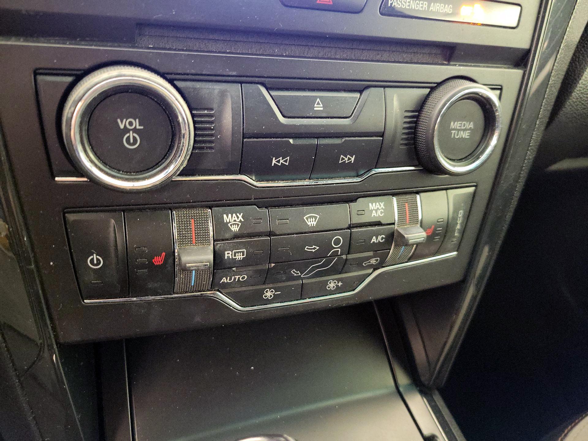 Thumbnail: 2017 Ford Explorer - 15