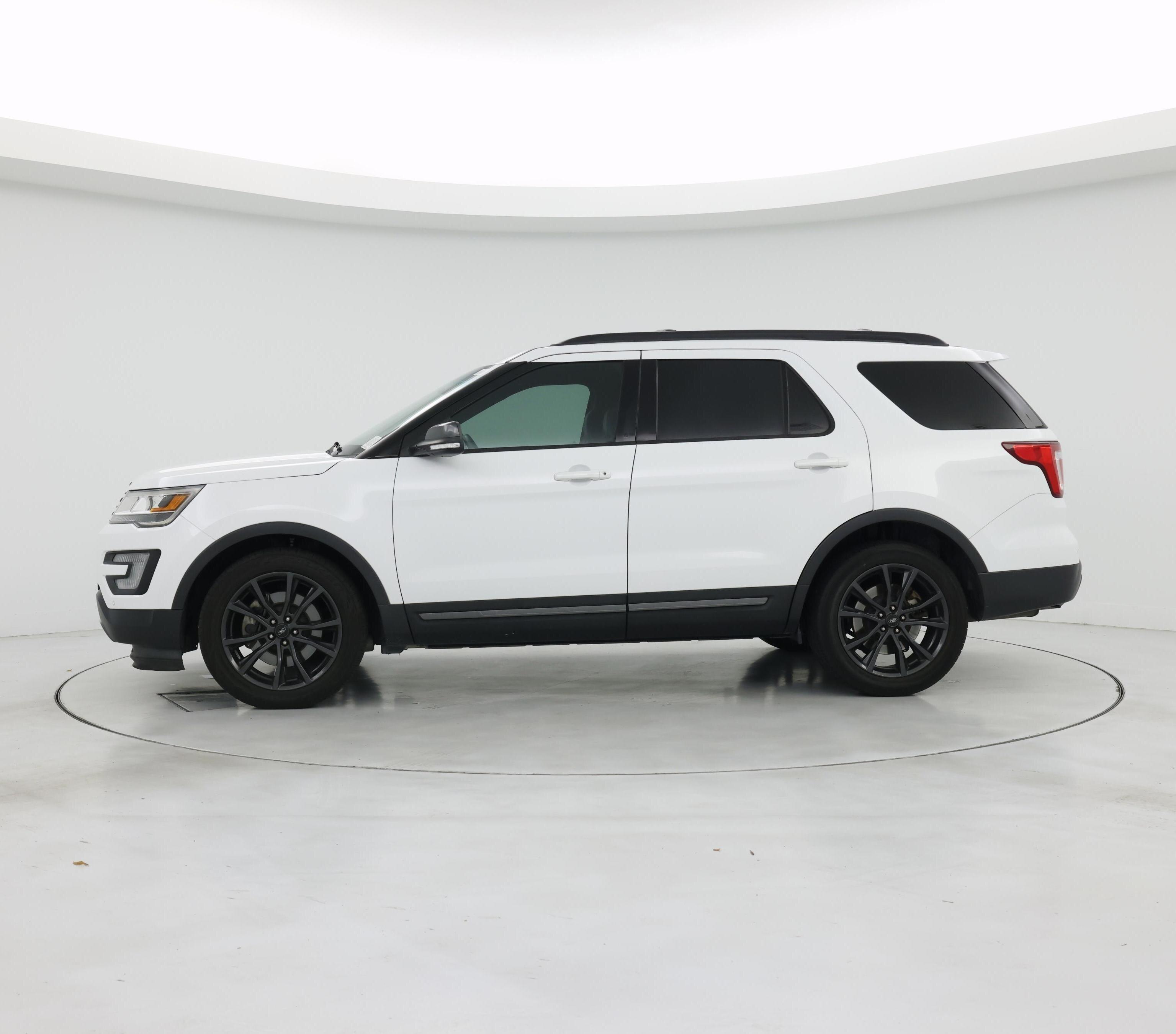 Thumbnail: 2017 Ford Explorer - 3