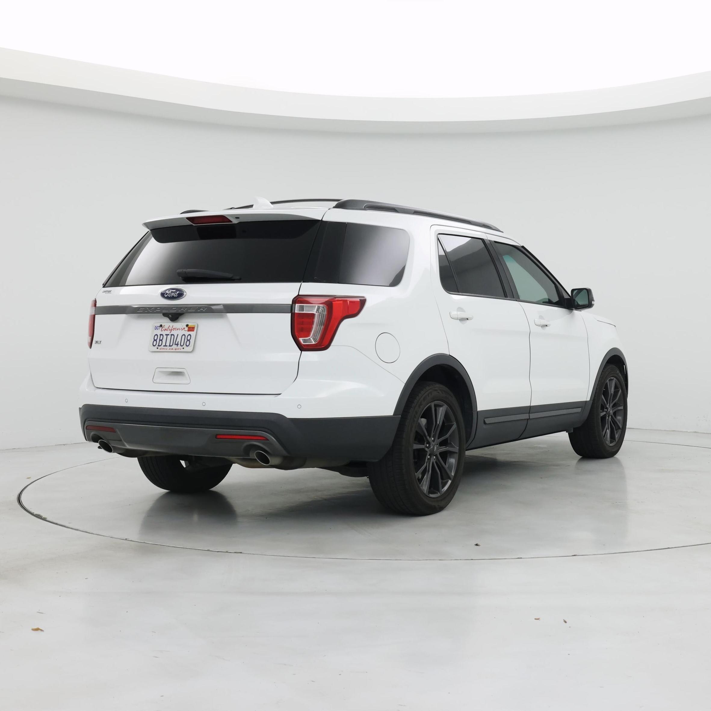 Thumbnail: 2017 Ford Explorer - 8