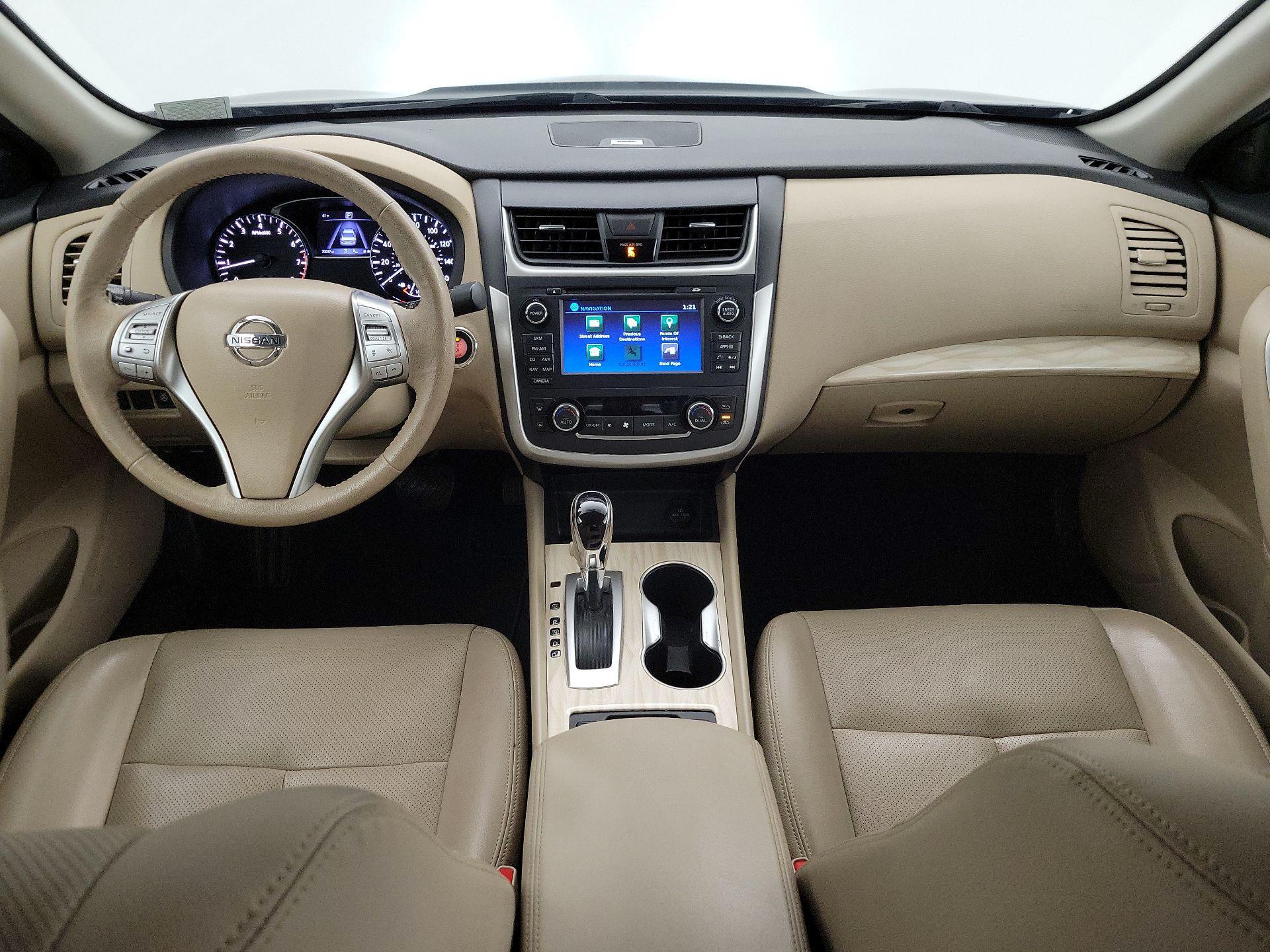 Thumbnail: 2016 Nissan Altima - 9