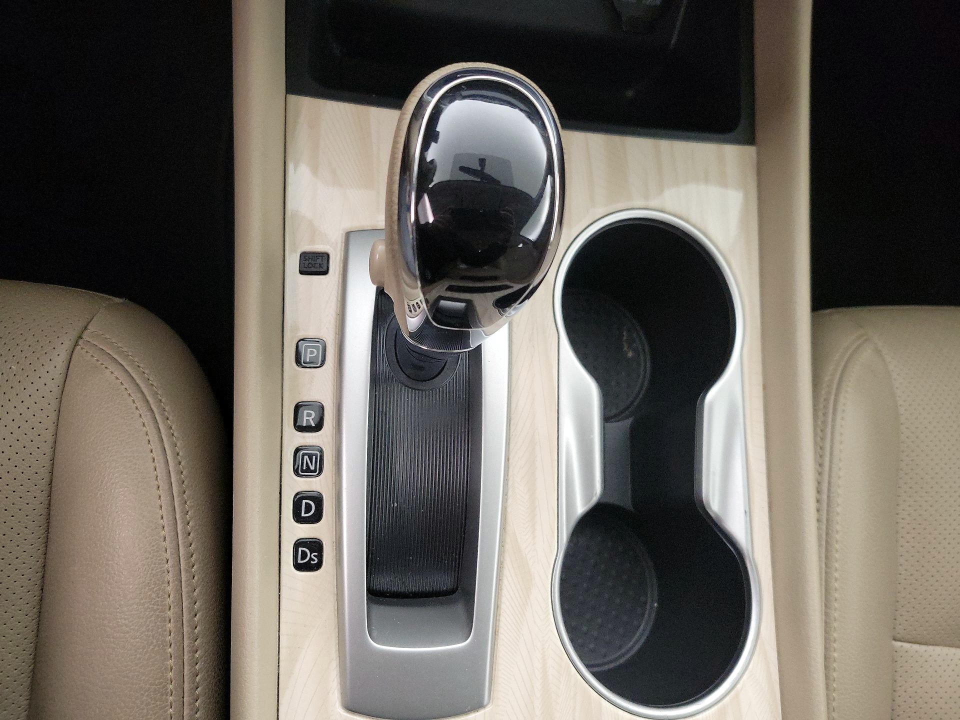 Thumbnail: 2016 Nissan Altima - 18