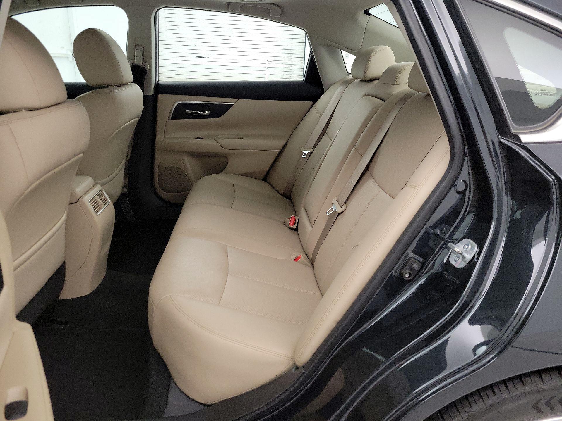 Thumbnail: 2016 Nissan Altima - 20