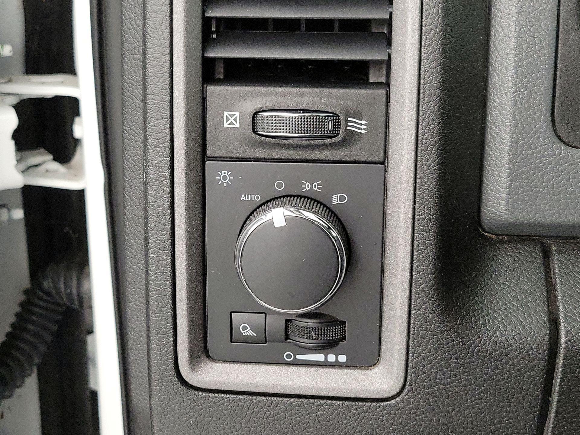 Thumbnail: 2019 RAM 1500 Classic - 13