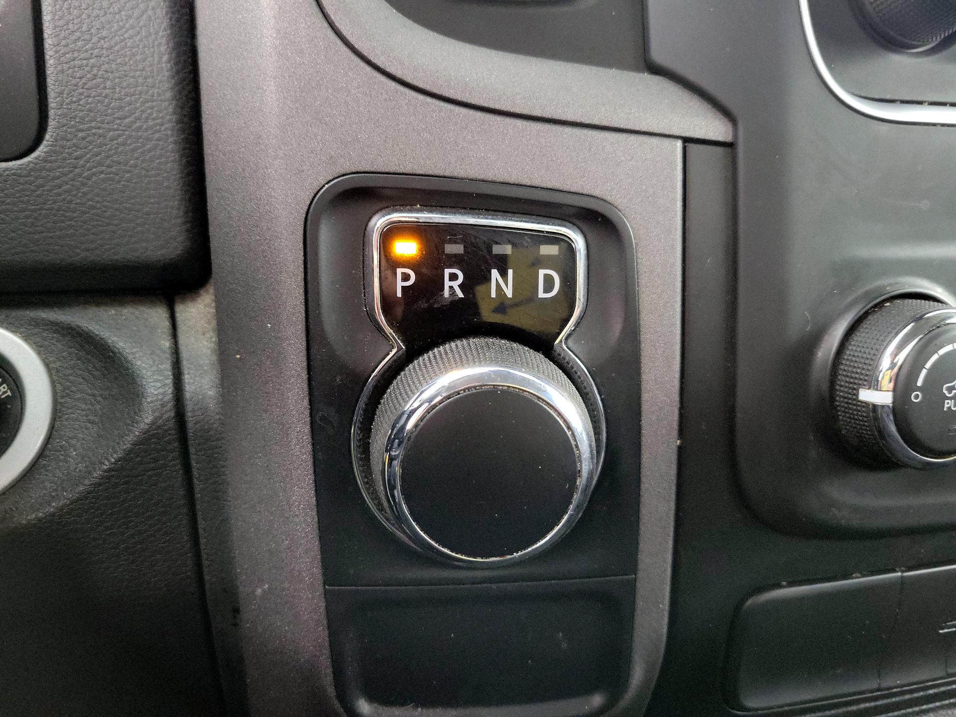 Thumbnail: 2019 RAM 1500 Classic - 16