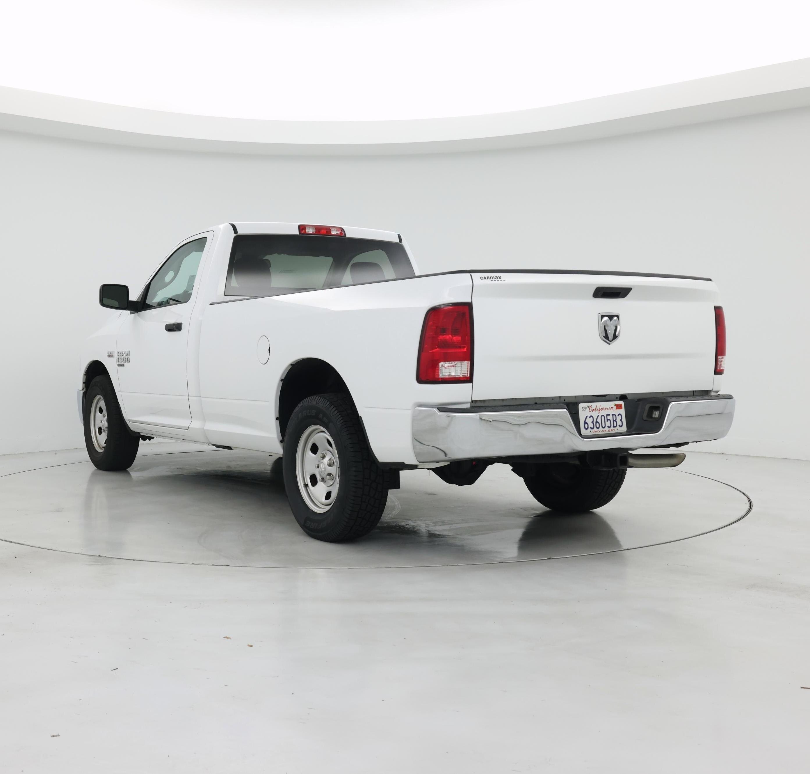 Thumbnail: 2019 RAM 1500 Classic - 2