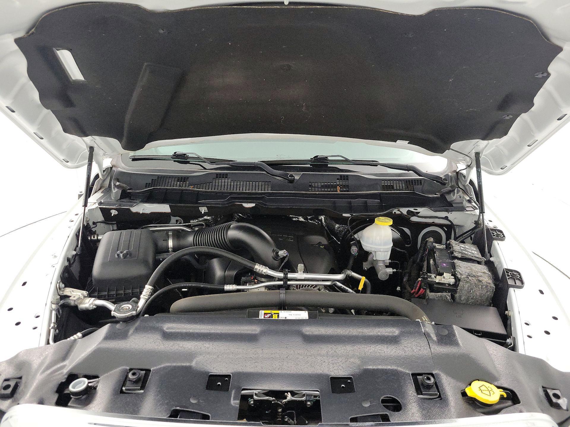 Thumbnail: 2019 RAM 1500 Classic - 19