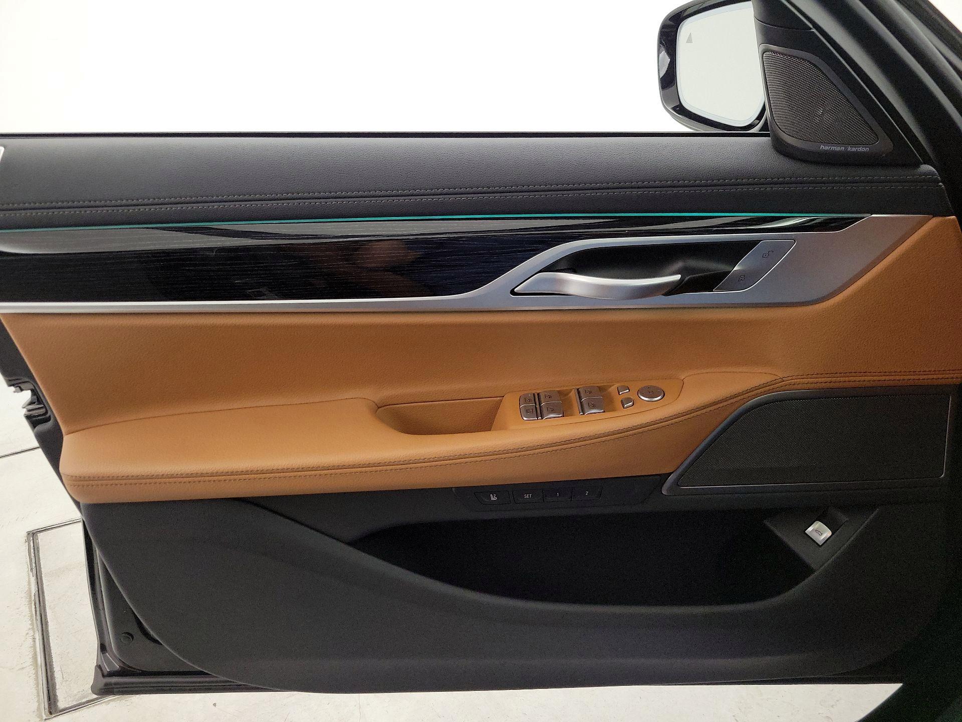 Thumbnail: 2022 BMW 7 Series - 12