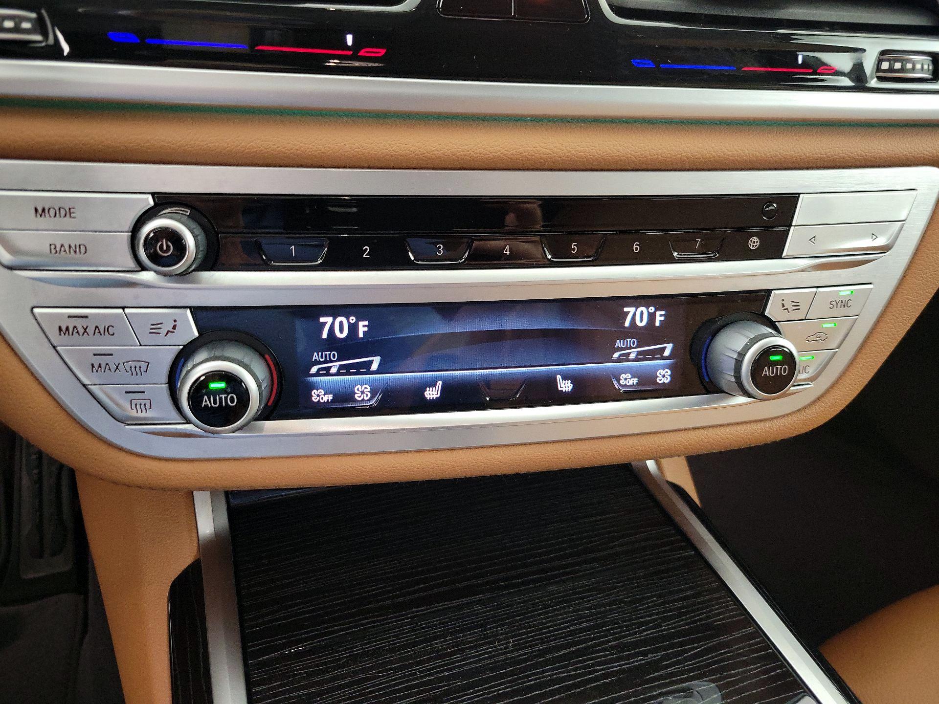 Thumbnail: 2022 BMW 7 Series - 17