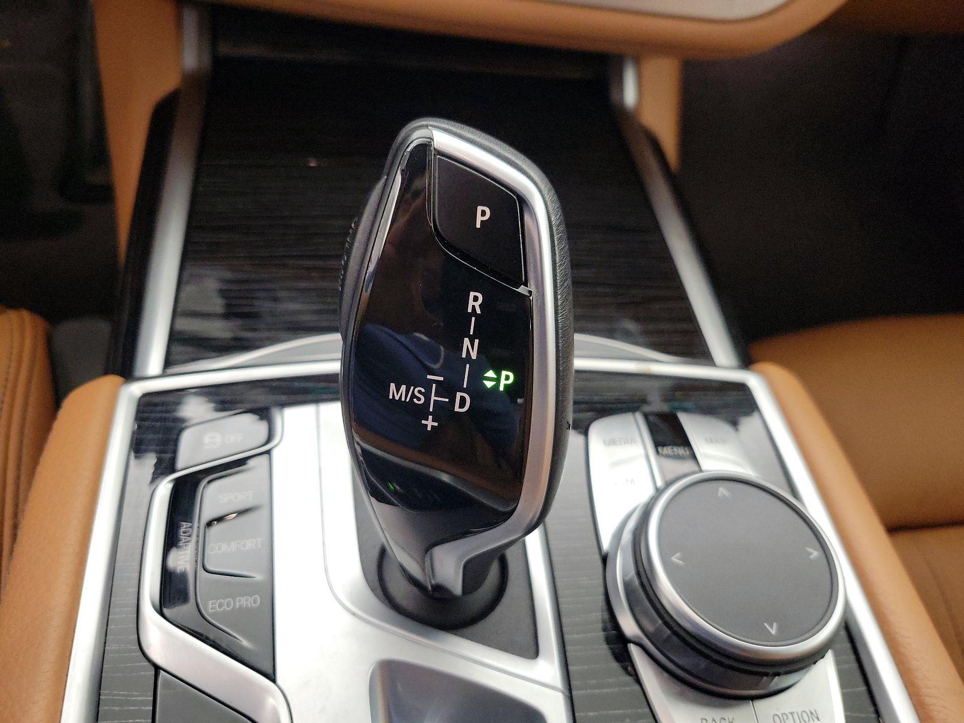 Thumbnail: 2022 BMW 7 Series - 18