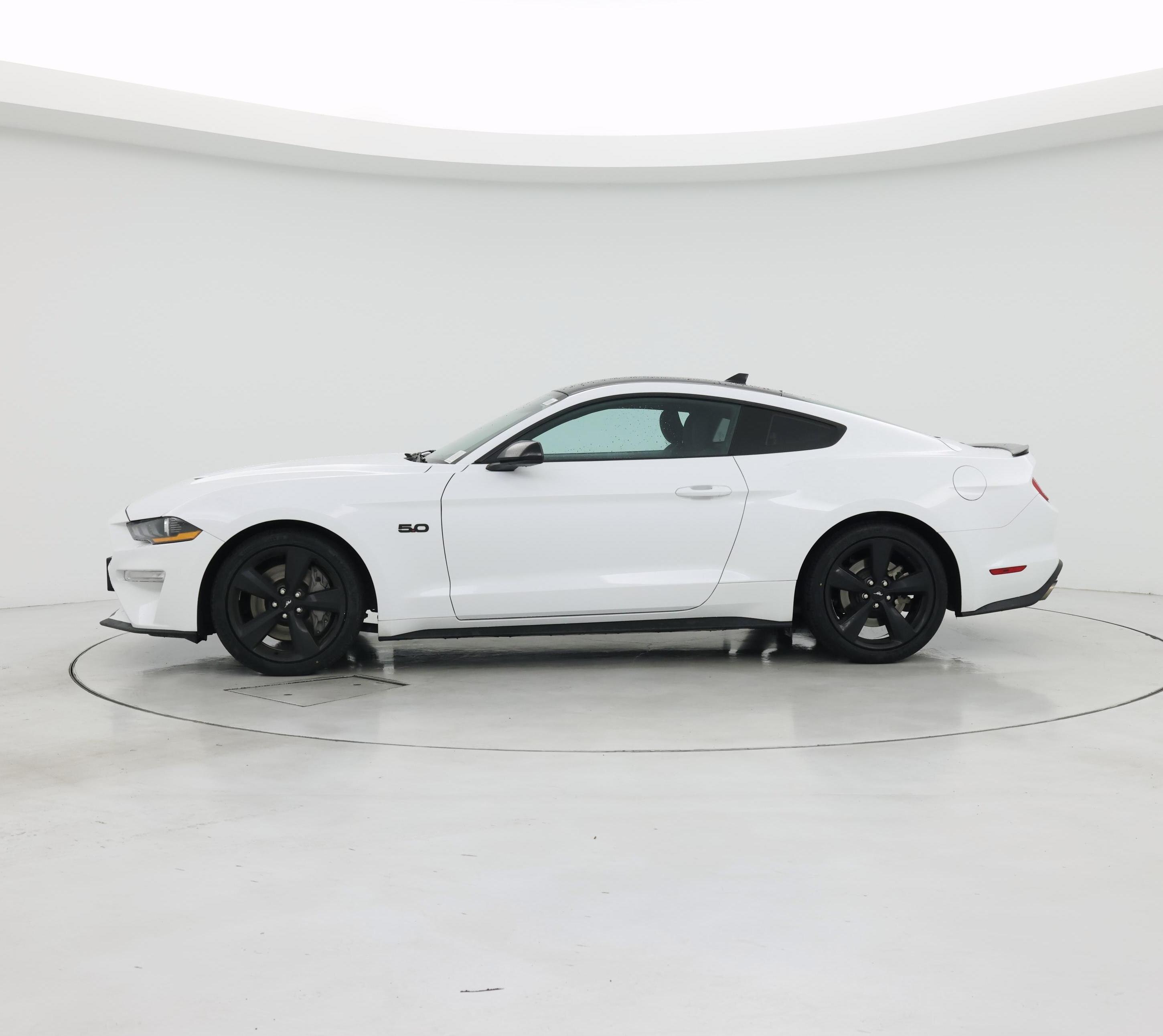 Thumbnail: 2022 Ford Mustang - 3