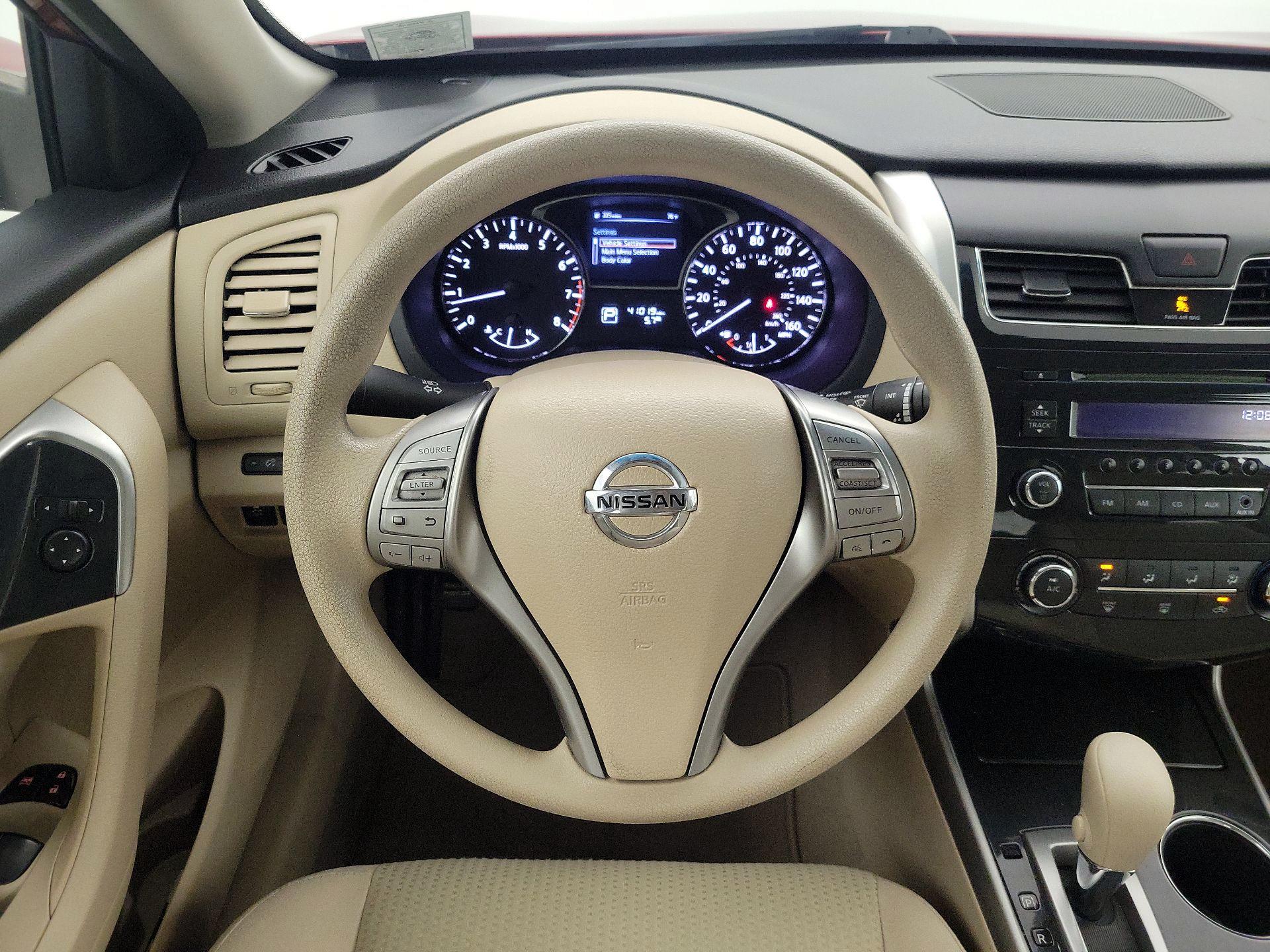 Thumbnail: 2014 Nissan Altima - 10