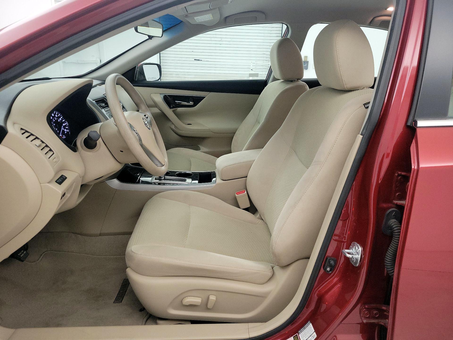 Thumbnail: 2014 Nissan Altima - 11