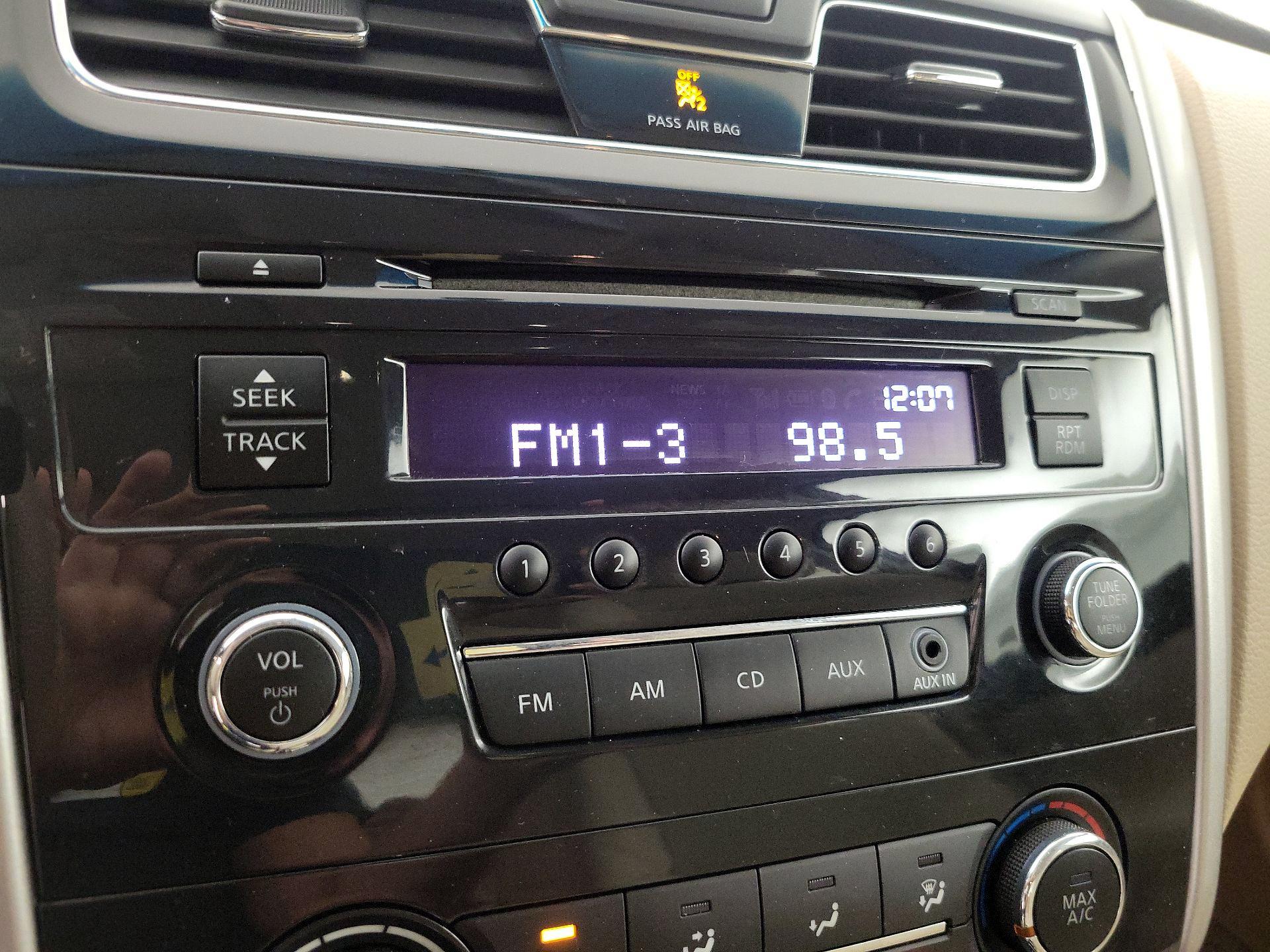 Thumbnail: 2014 Nissan Altima - 14