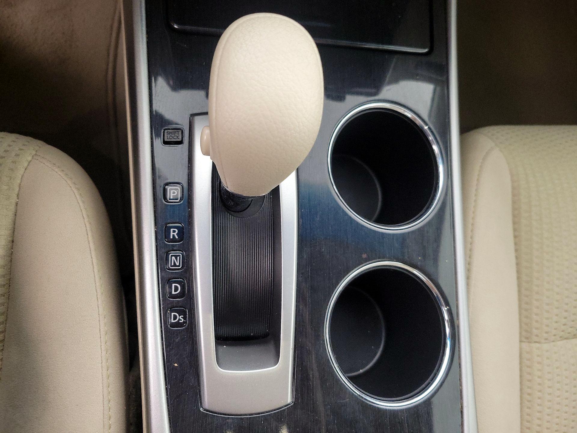 Thumbnail: 2014 Nissan Altima - 16