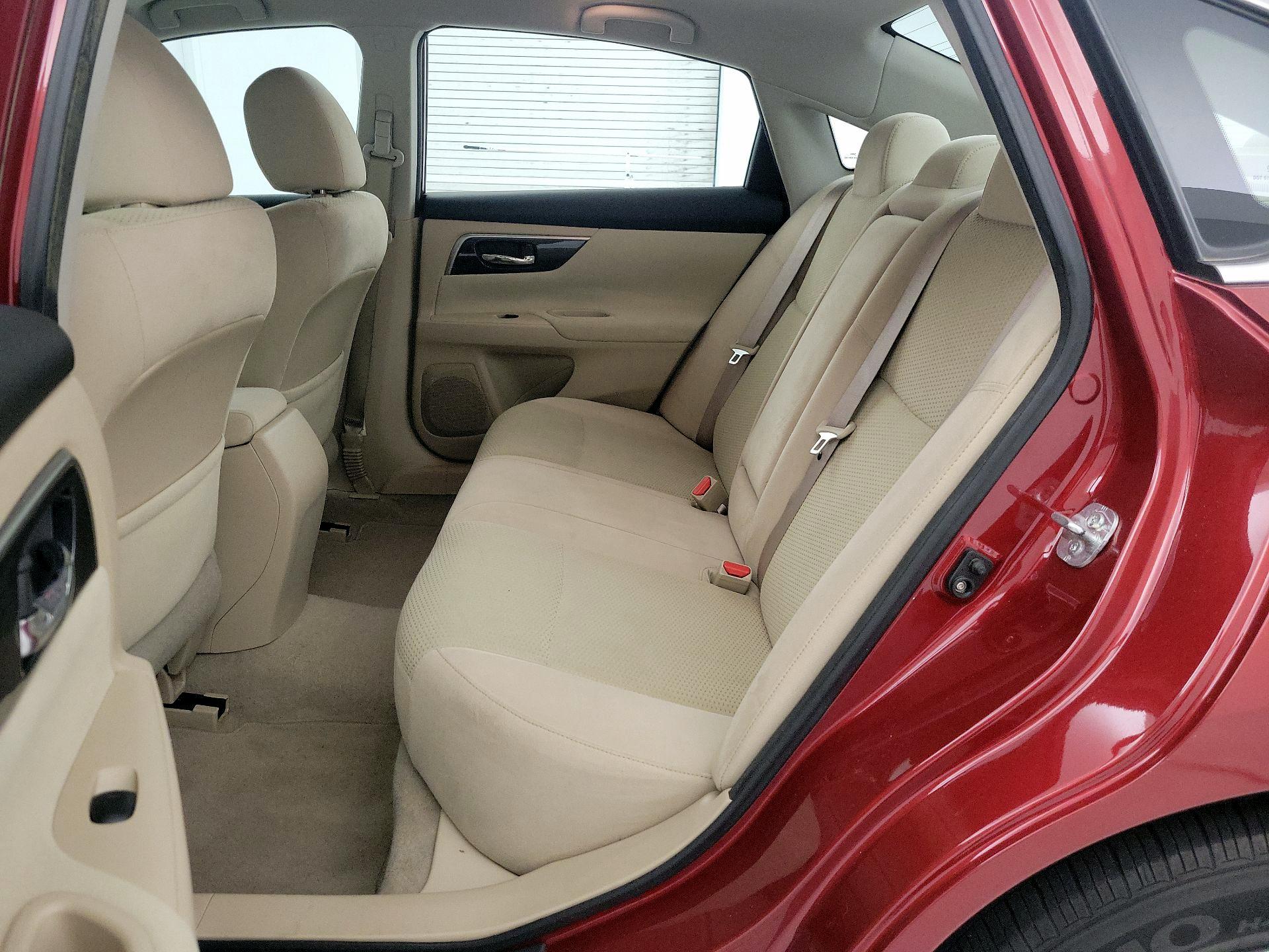 Thumbnail: 2014 Nissan Altima - 18